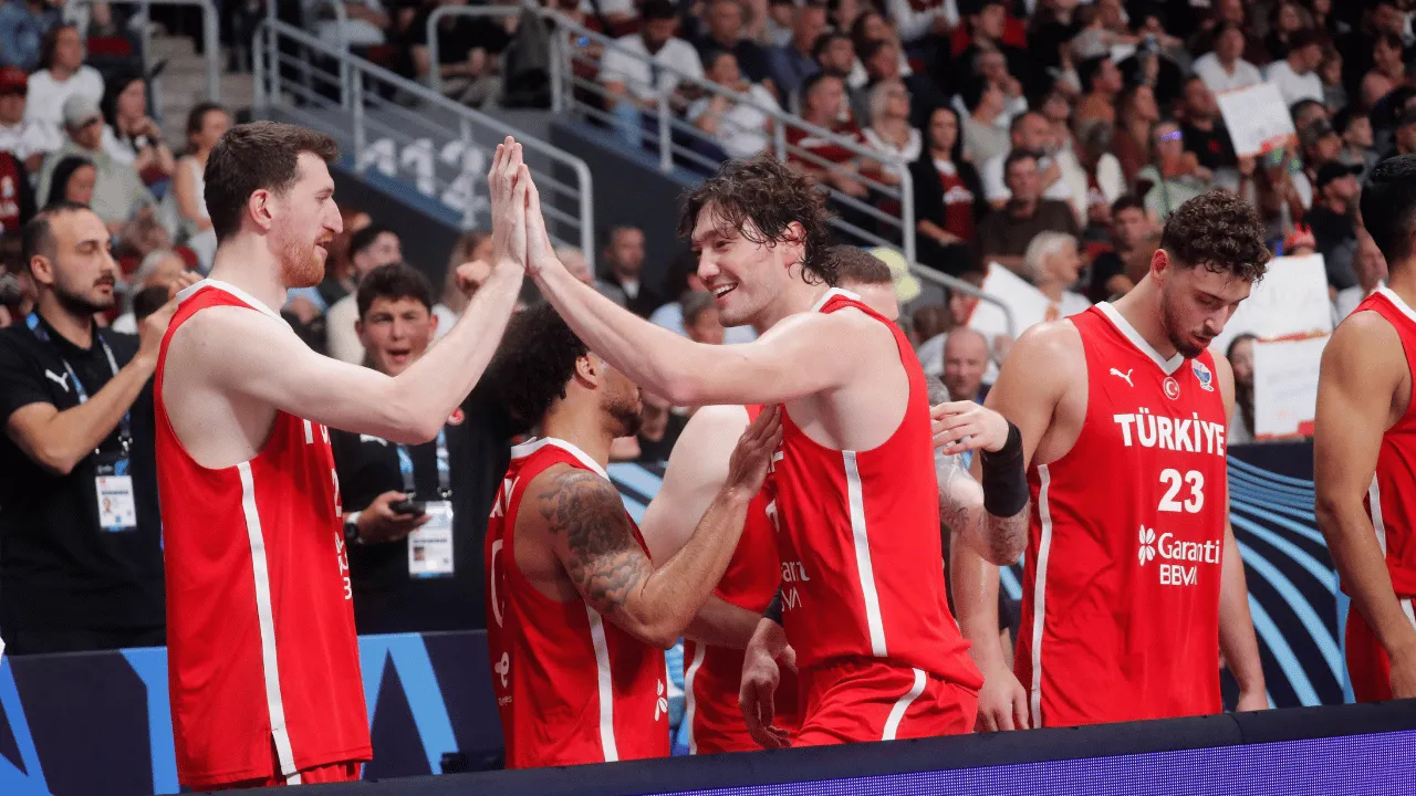 A Milli Erkek Basketbol Takimi Avrupa Sampiyonasina Galibiyetle Basladi