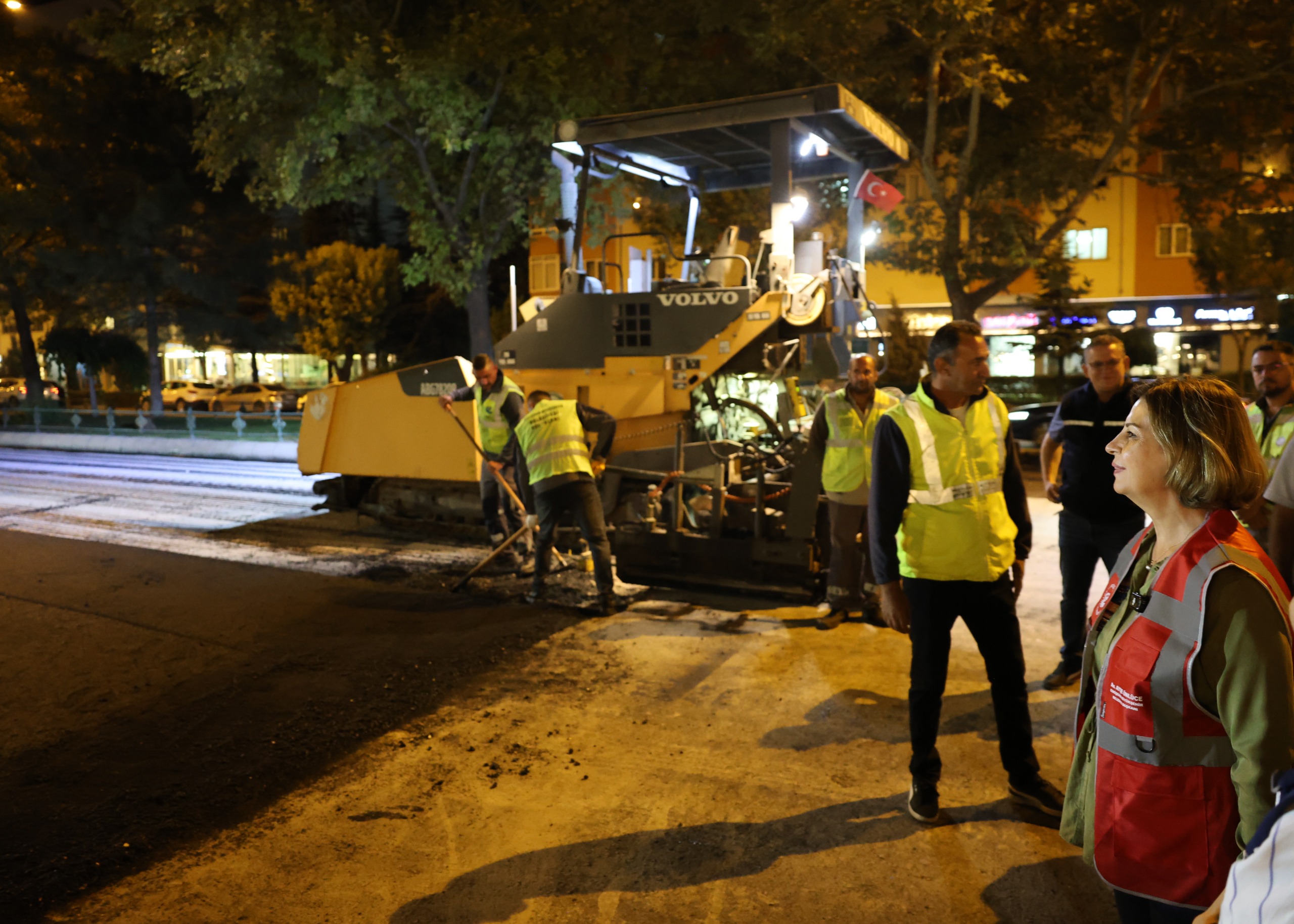 Başkan Ünlüce Yol Çalişmalarini Yeri̇nde İnceledi̇ (1)