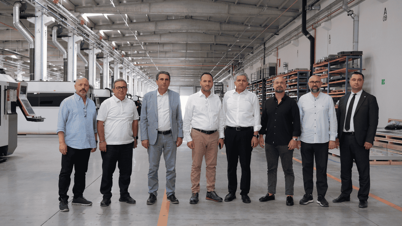 Eskişehir Organize Sanayi Bölgesi Heyeti Iki Sanayi Kuruluşunu Yerinde Inceledi (2)