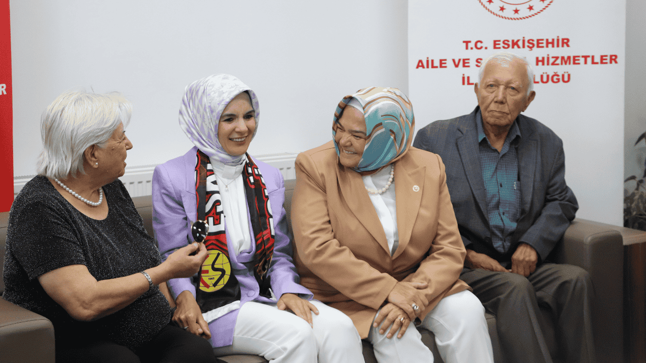 Eskişehir'de Fethi Yılmaz Sezer Huzurevi Yaşlı Bakım Ve Rehabilitasyon Merkezi Açıldı (1)