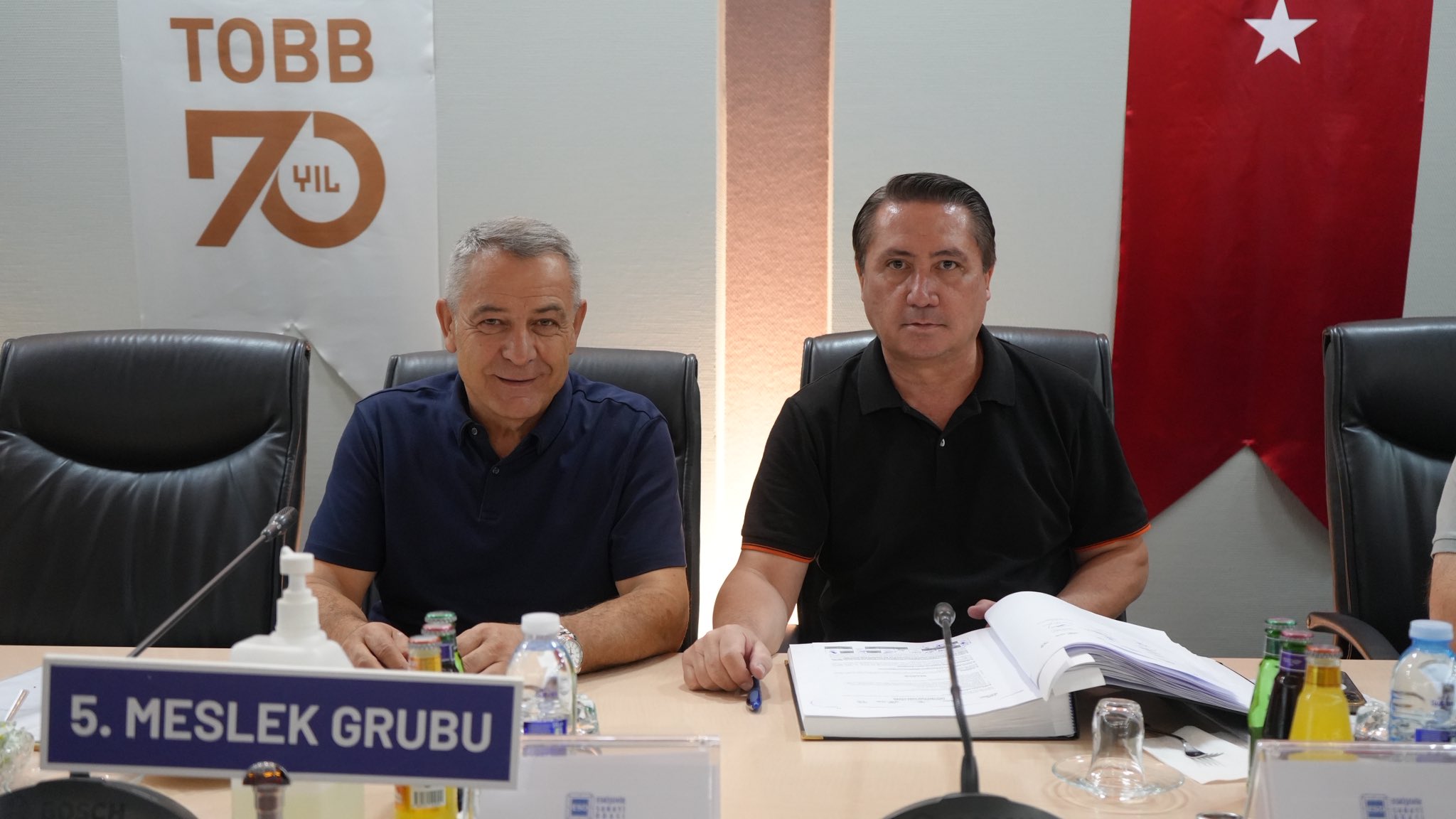 Gzb Z Biz Wk A Aj Ku7