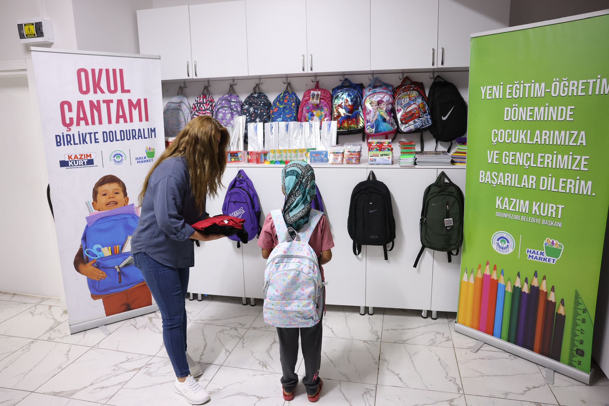 Halk Market Yüzlerce Çocuğun Ve Ailenin Yüzünü Güldürdü (5)