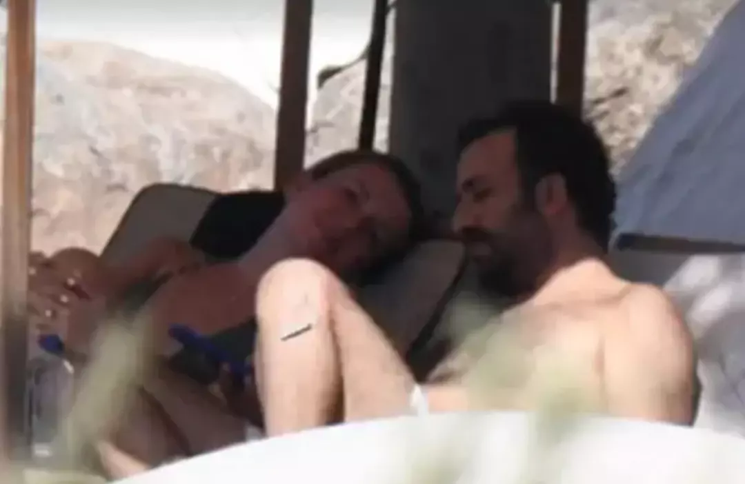 Hasan Can Kaya Sevgi̇li̇si̇