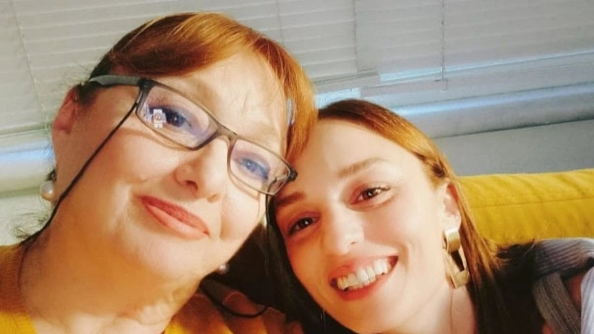 Nilperi Şahinkaya.webp 1