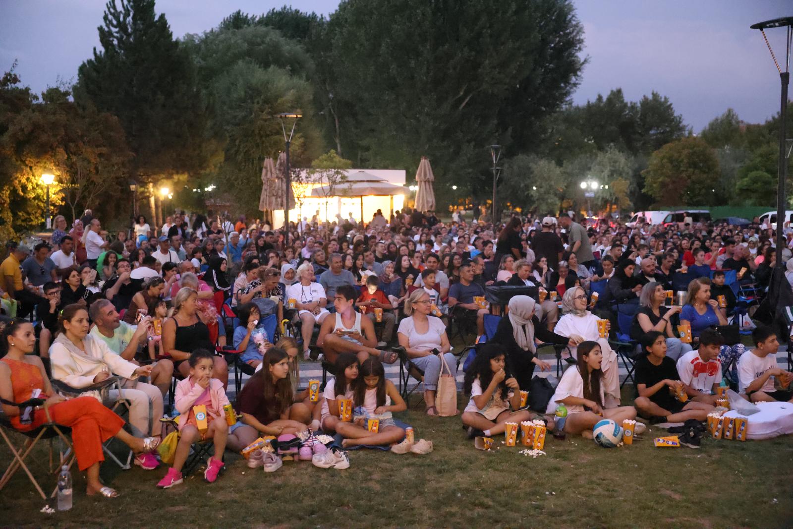 Odunpazarı’nda Yaz Akşamları Sinema Keyfi Devam Ediyor (6)
