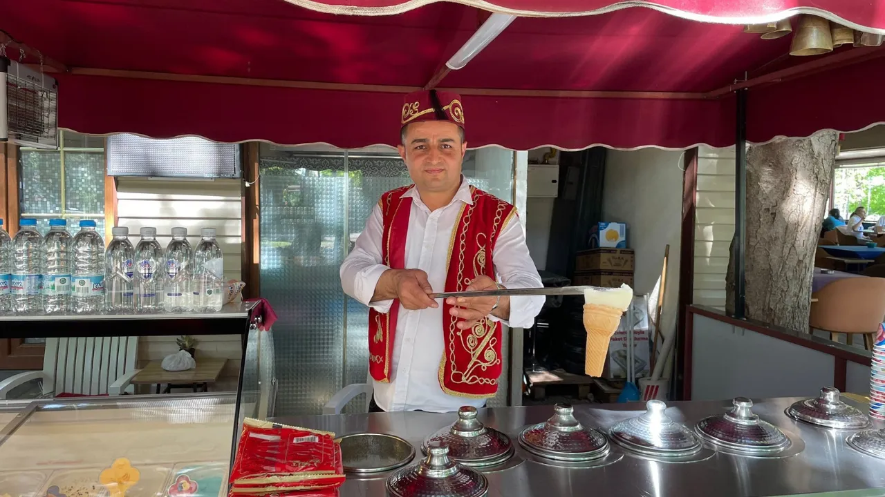 Sdf Eskisehirlilerin Bu Yaz Tercihi Maras Dondurmasi Oluyor