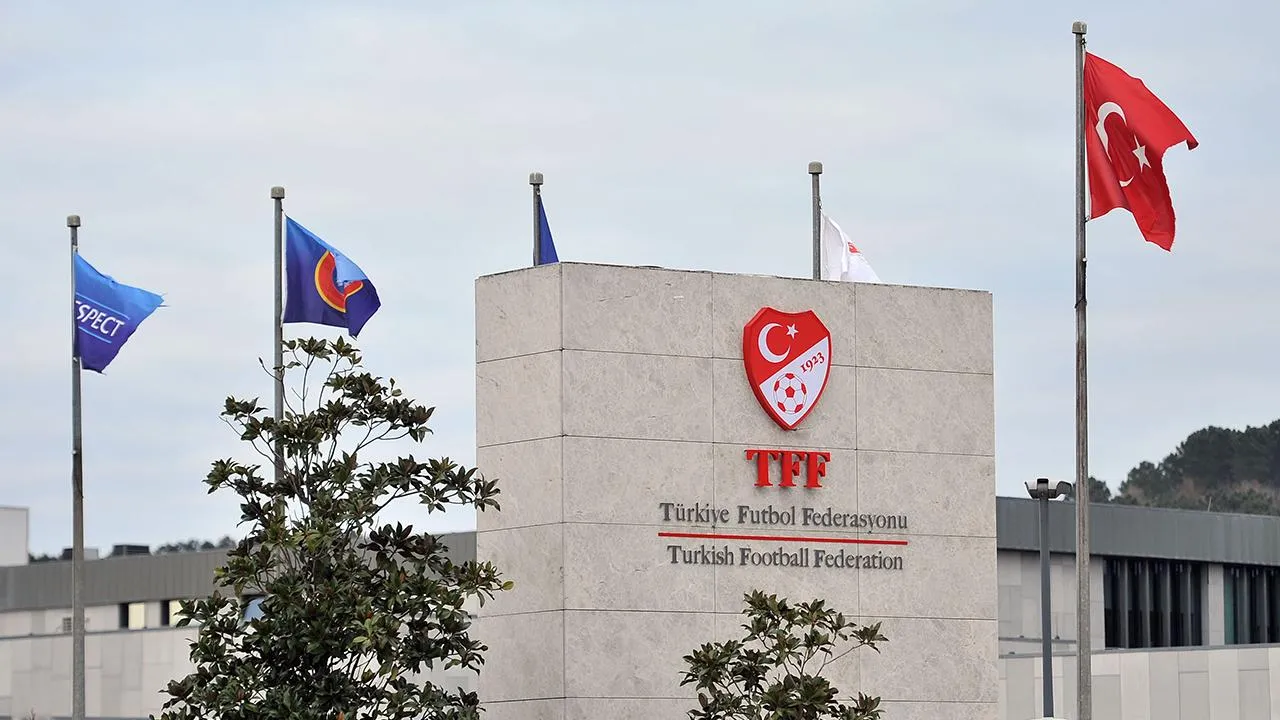 Sdf Tff Acikladi Tum Ligler Suresiz Ertelendi