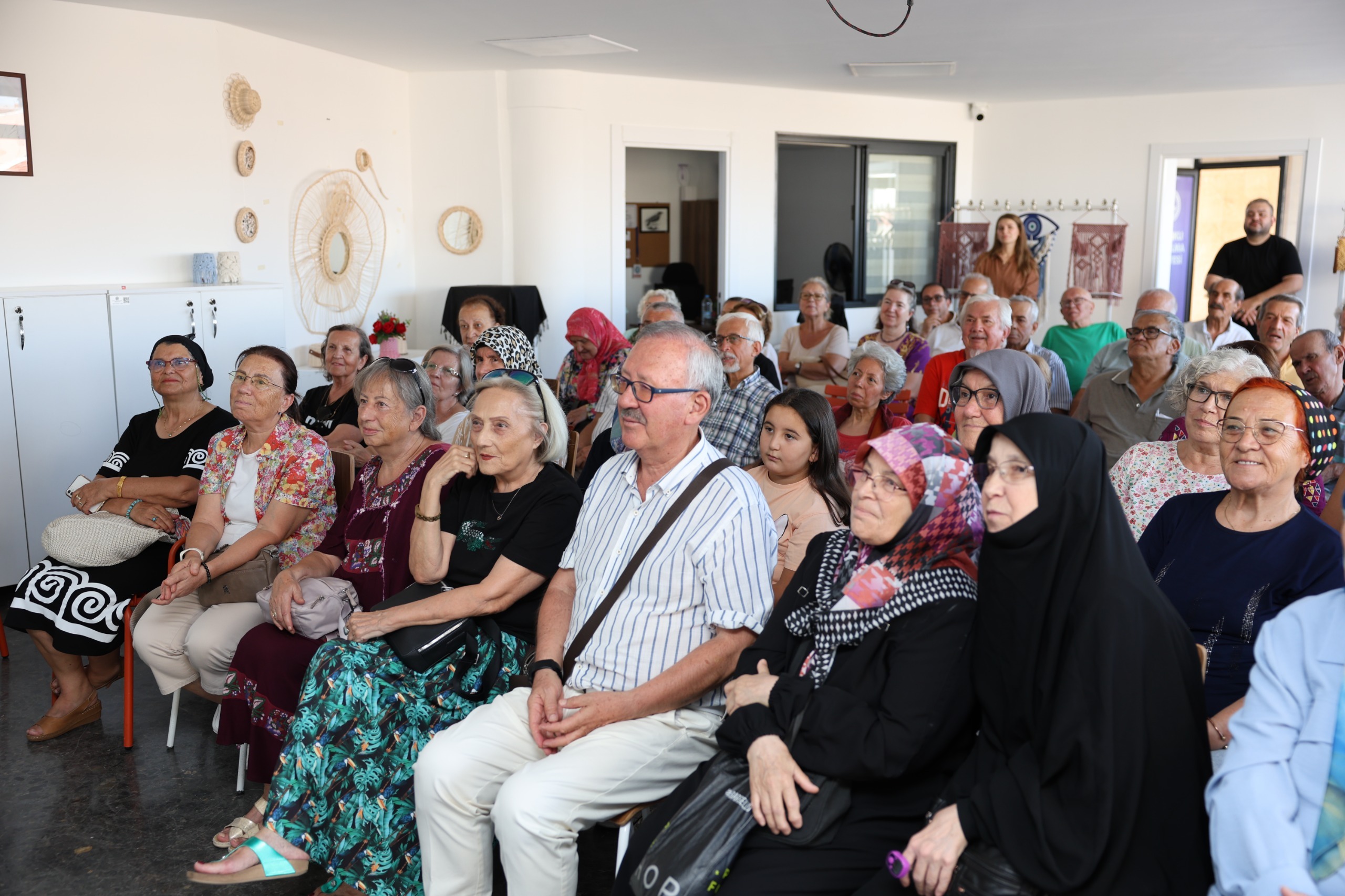 Büyükşehi̇rden Kidemli̇ Vatandaşlara Sağlikli Yaşam Desteği̇ (9)