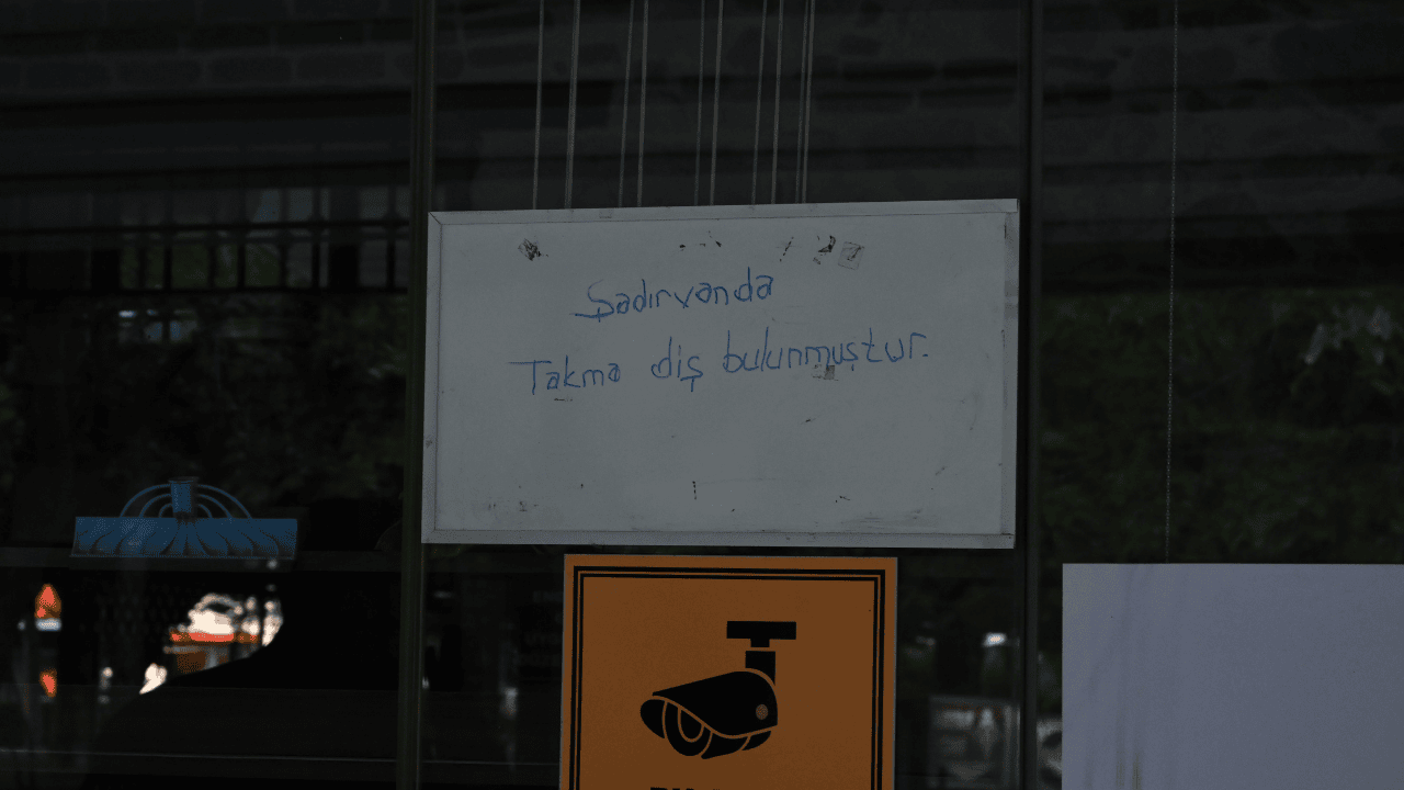 Eskişehir'deki Kayıp Ilanı Dikkat Çekti! Her Yerde Sahibini Arıyorlar (1)