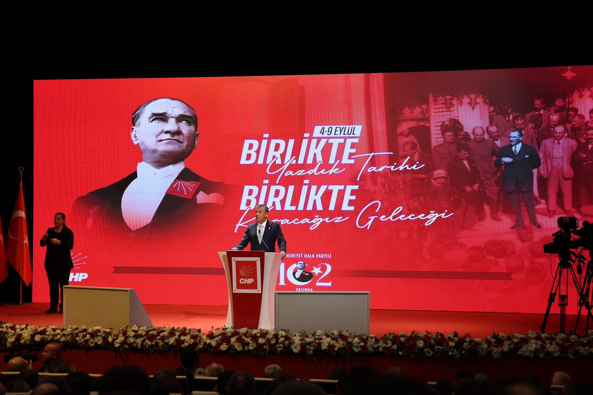 Geleceği̇ Omuz Omuza İnşa Edeceği̇z (1)
