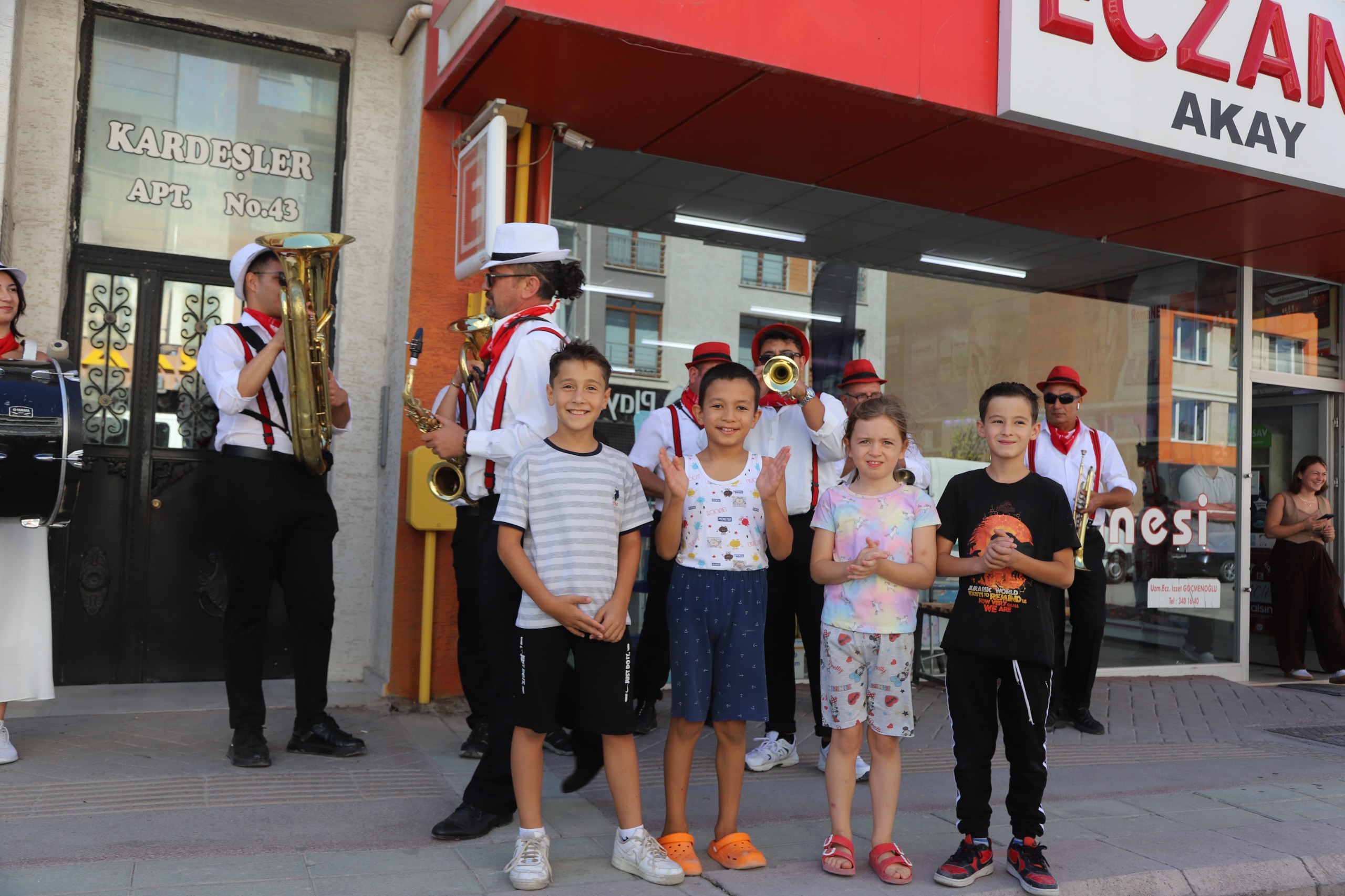 Kurtuluş Coşkusu Bando Gösteri̇leri̇yle Taçlandi (12)