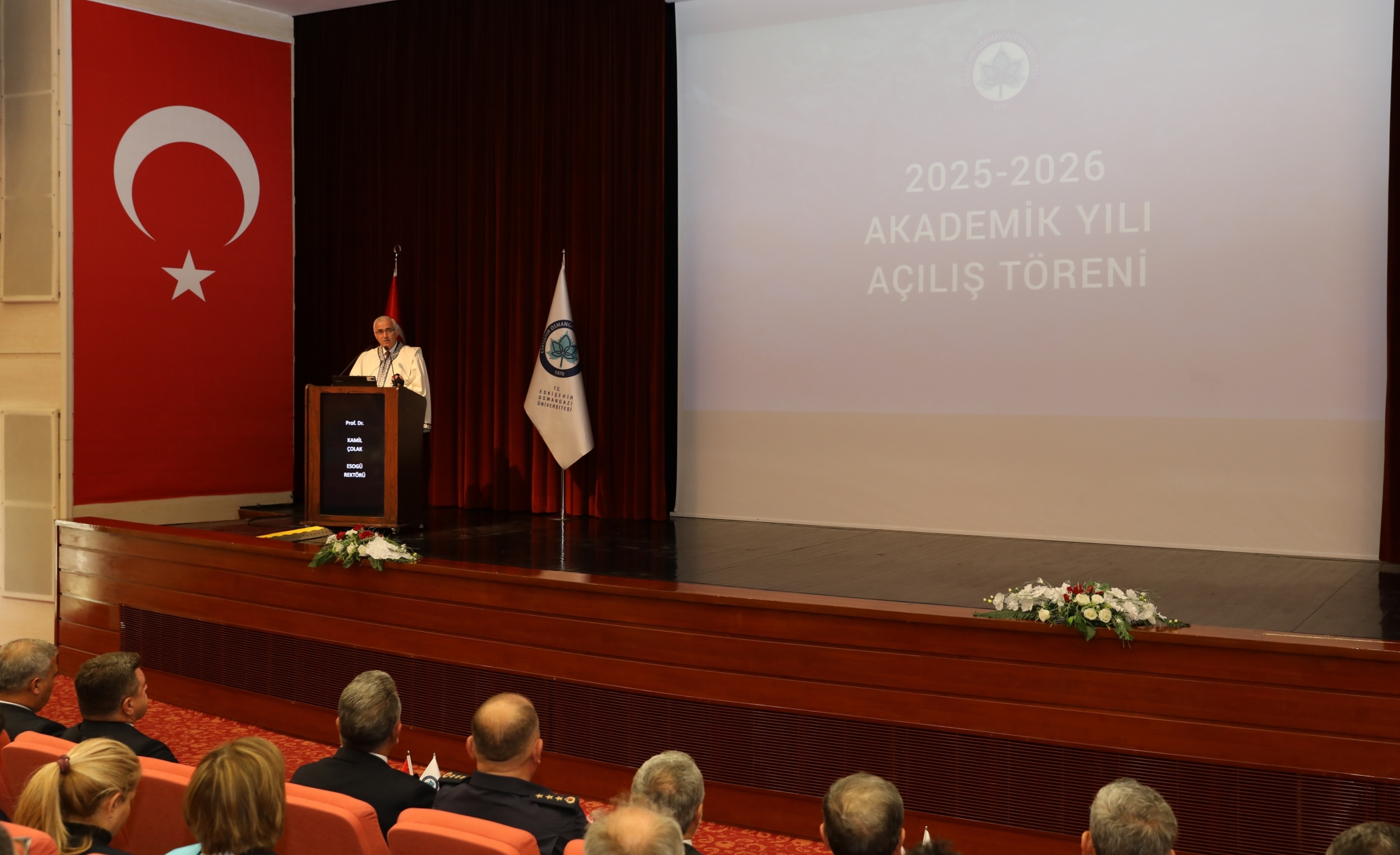 Prof. Dr. Kamil Çolak Ve Salon