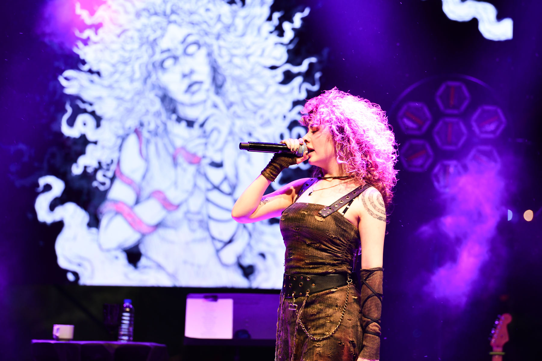 Sena Şener (1)