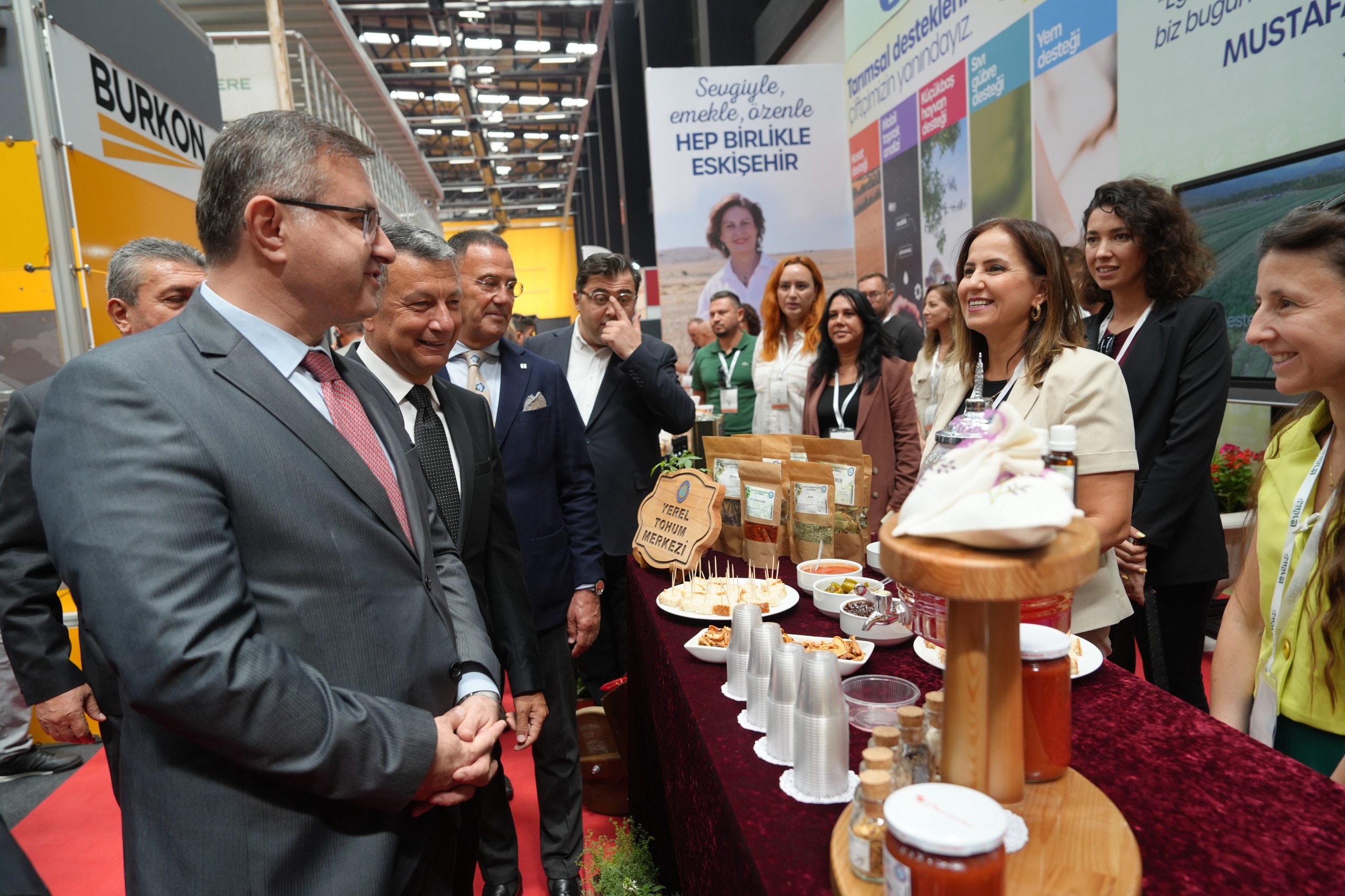 Tarim Fuarinda Büyükşehi̇r Standina Büyük İlgi̇ (4)
