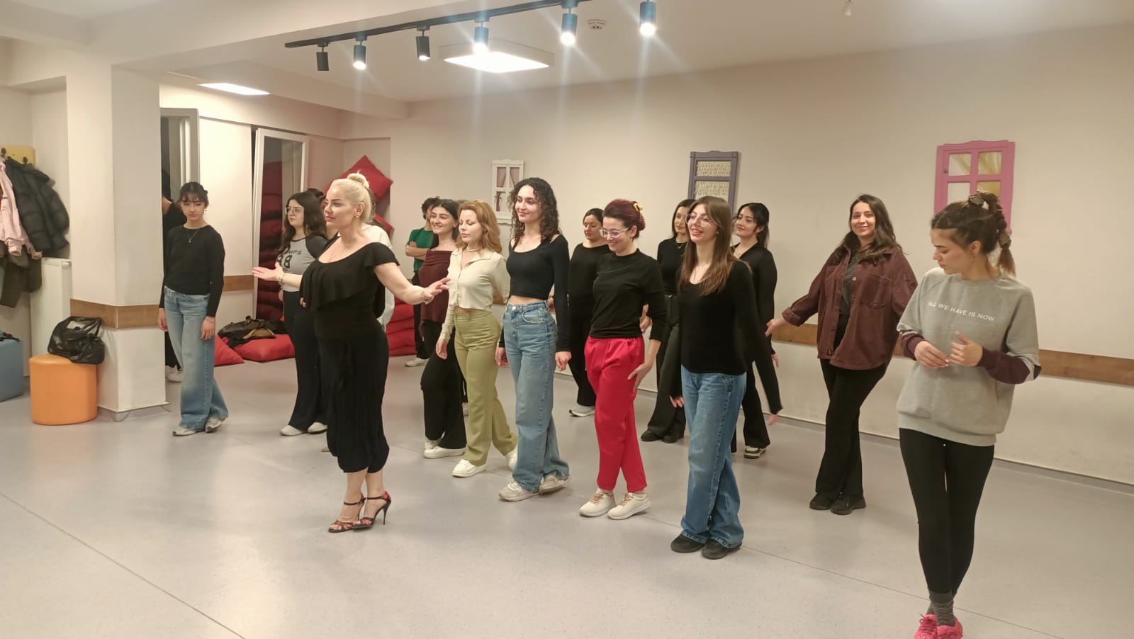 Yaz, Oyna, Düşün, Dans Et Bahar Adalar Gençlik Merkezi’nde Başka Güzel (16) (1)