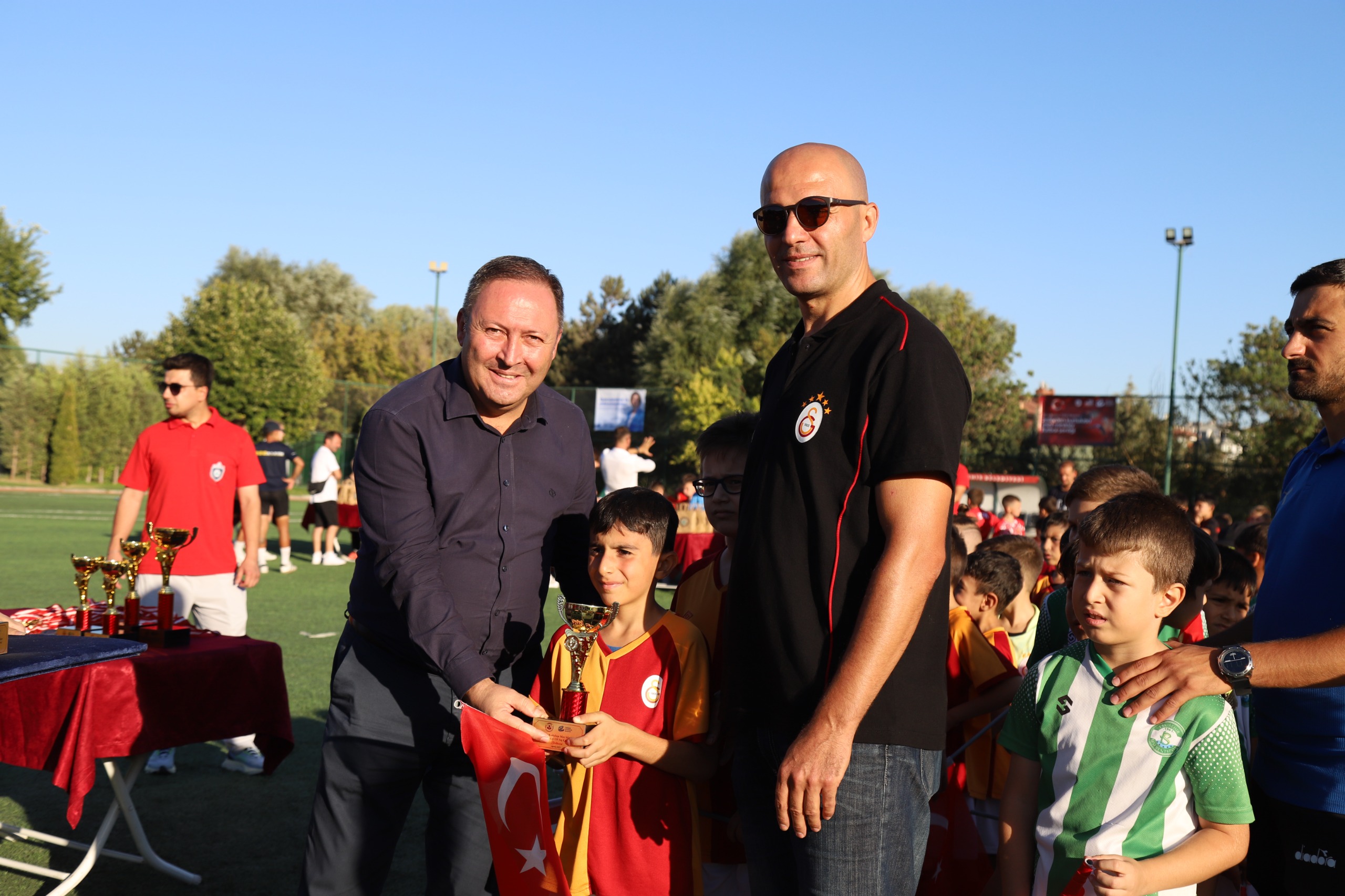 “Zaferden Kurtuluşa Mi̇ni̇ Mi̇ni̇kler Futbol Şenli̇ği̇” Coşkuyla Tamamlandi (18)