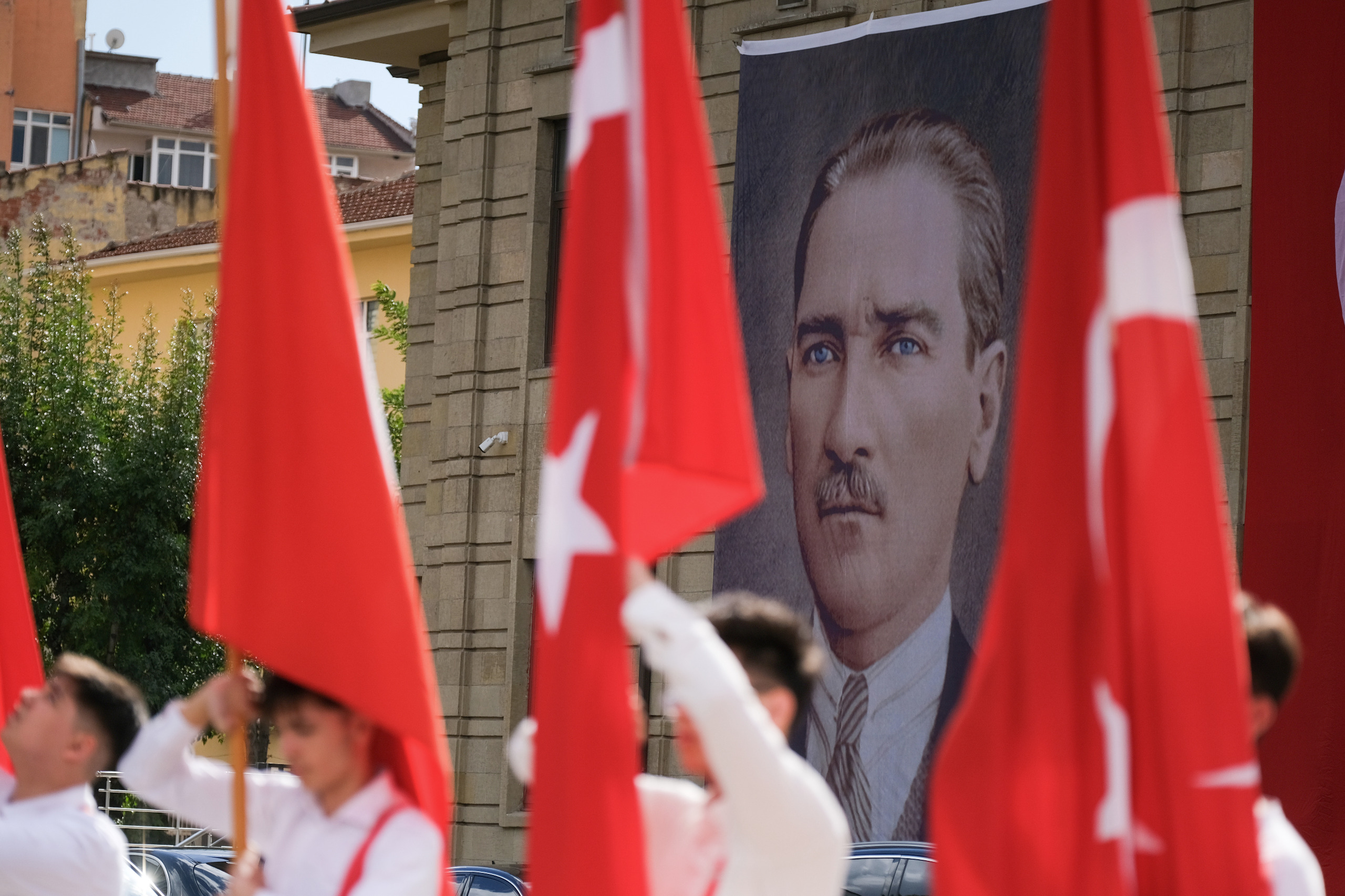 29 Eki̇m Cumhuri̇yet Bayrami’nin 102. Yil Coşkusu Başladi (11)