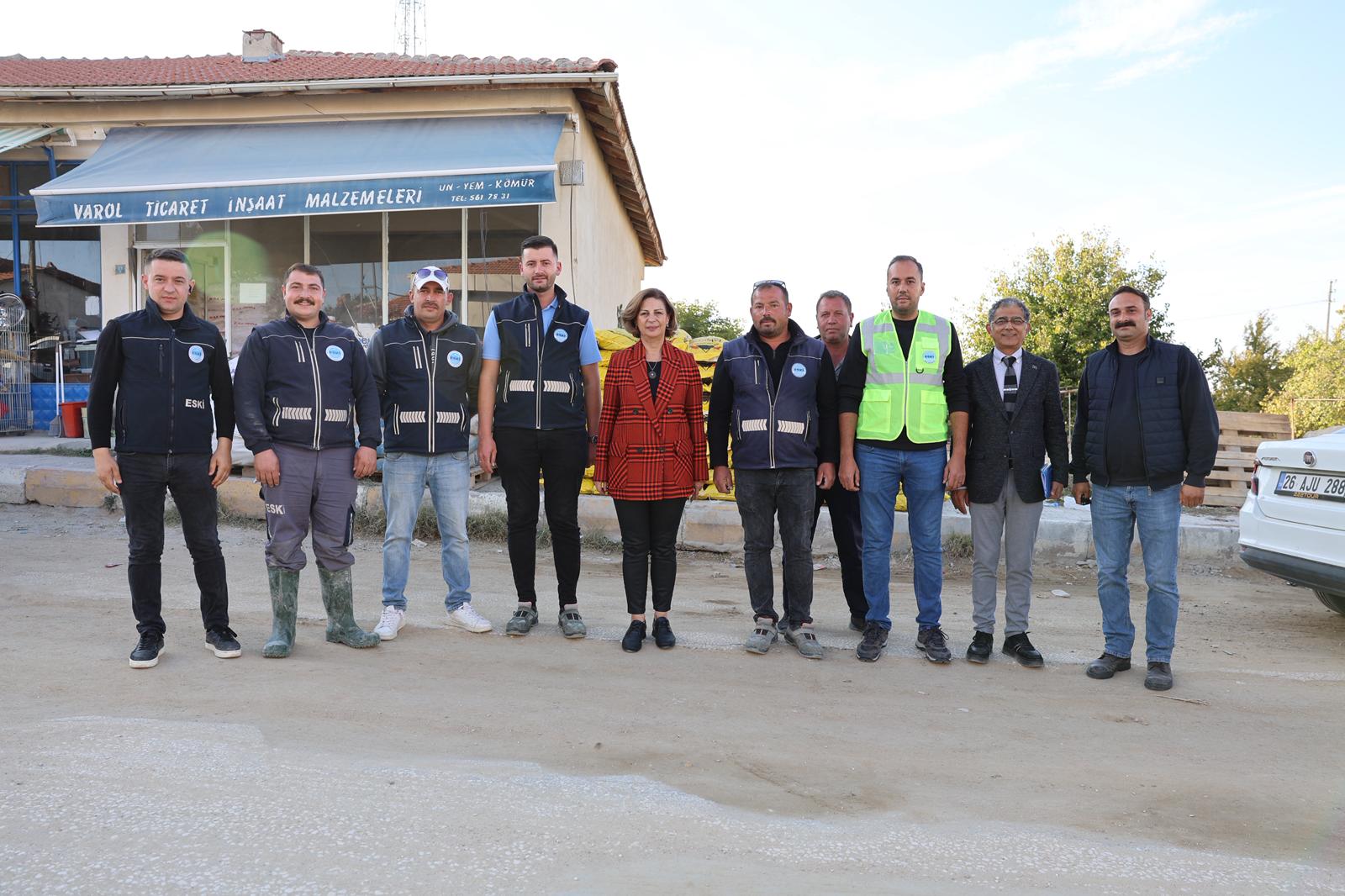 Büyükşehi̇rden Günyüzü Ve Si̇vri̇hi̇sar’a Altyapidan Yollara Hi̇zmet Ataği (23)