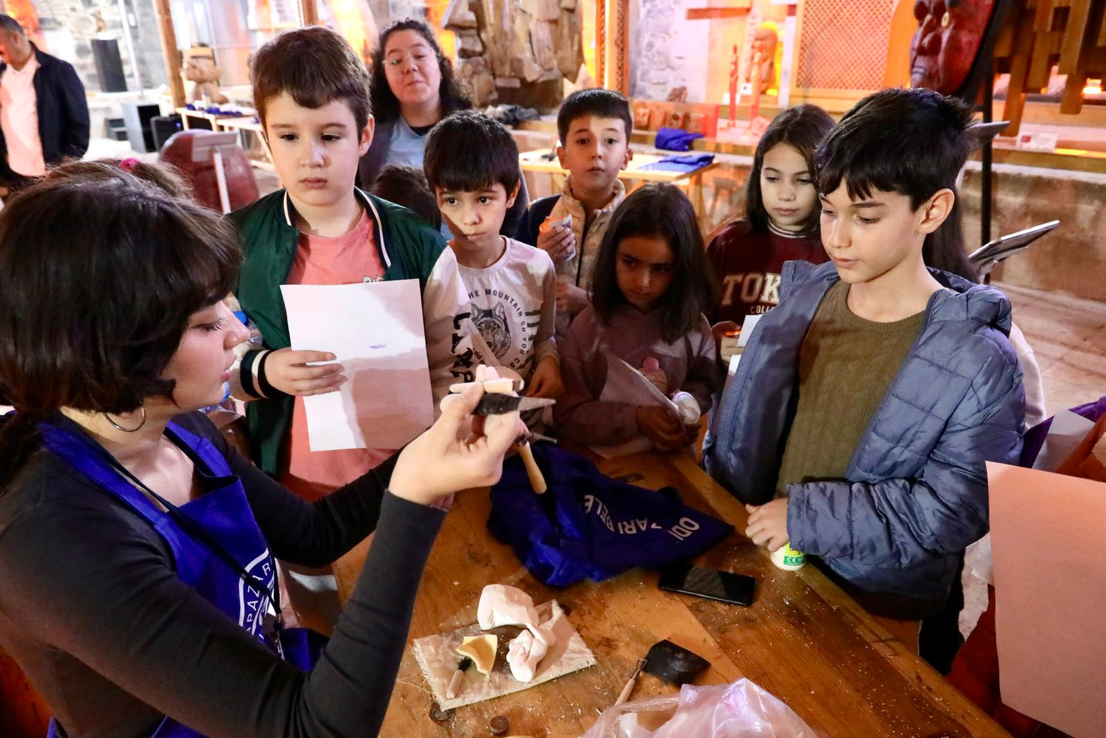 Cam Ve Lületaşı Festivallerinde Sanatçılar Çalışmalarını Bitirdi (15)