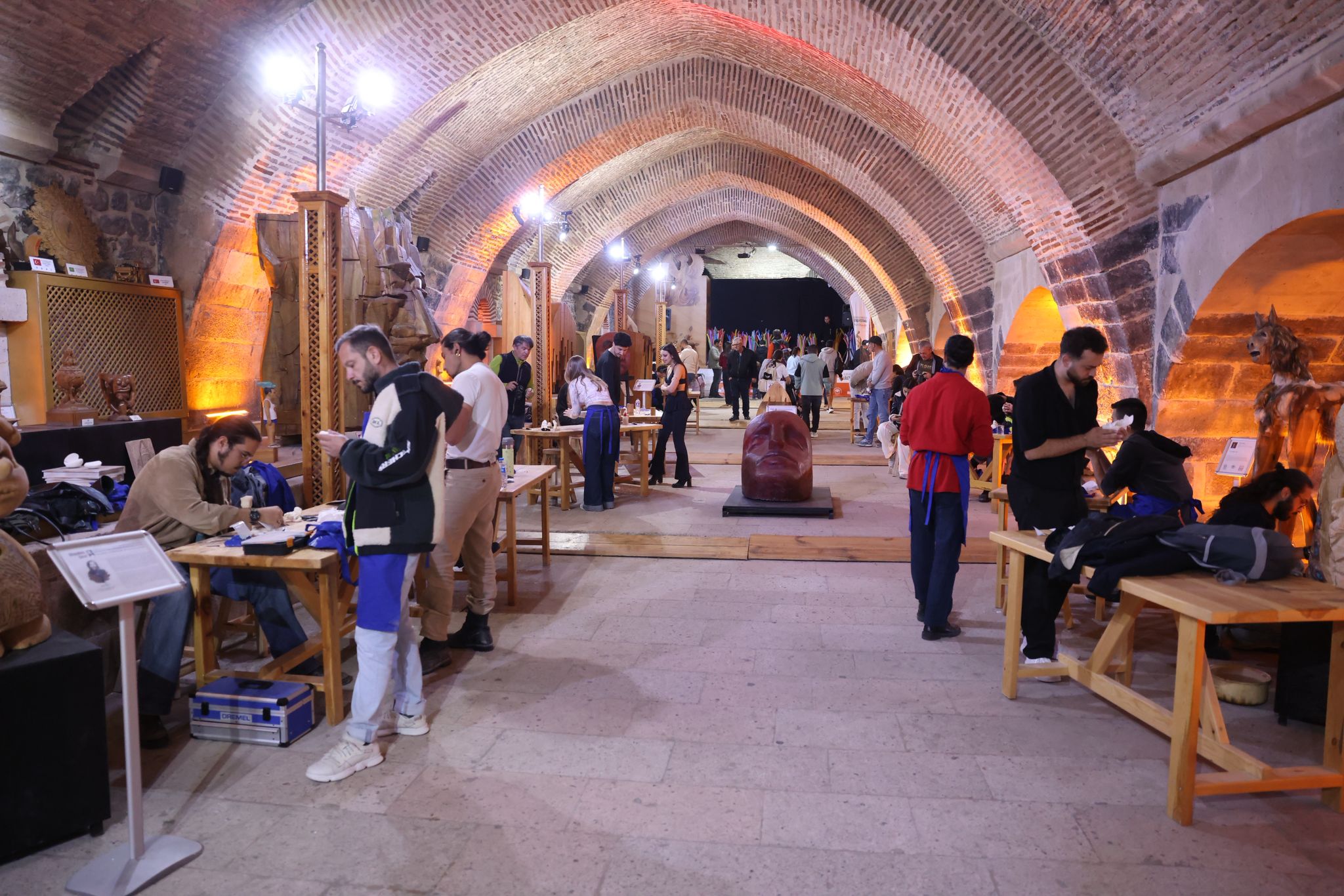 Cam Ve Lületaşı Festivallerinde Sanatçılar Çalışmalarını Bitirdi (19)