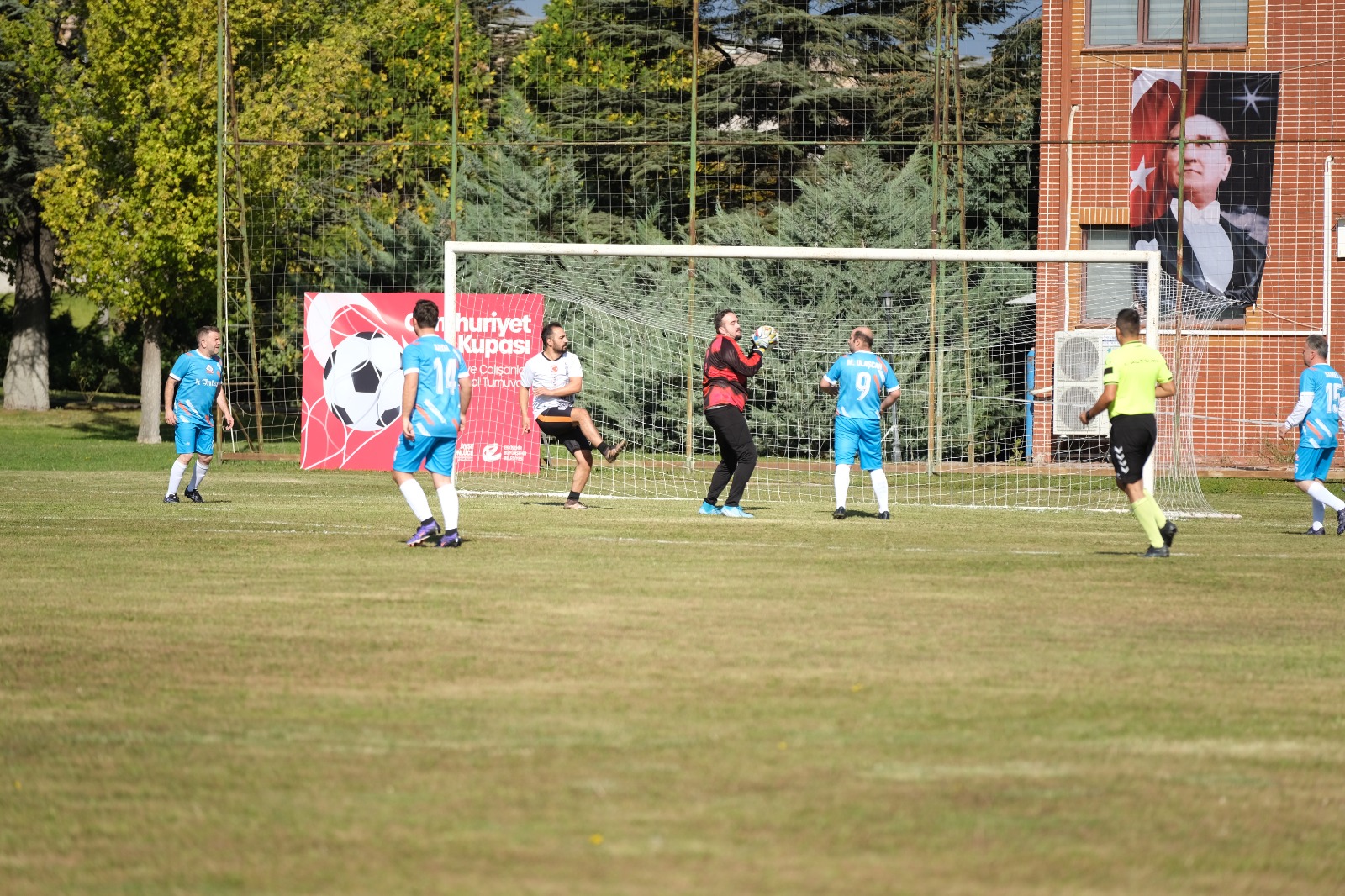 Cumhuri̇yet Kupasi İçi̇n Futbol Turnuvasi Başladi (1)