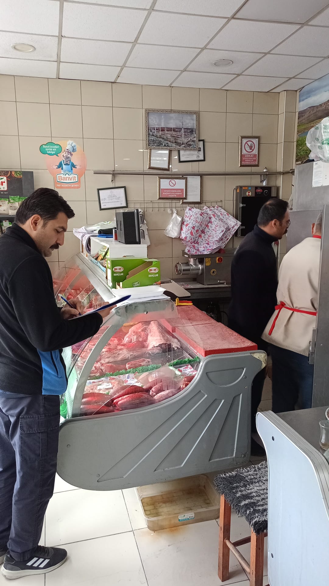 Emirdağ Belediyesi Zabıta Ekiplerinden Kasaplara Sıkı Denetim (1)