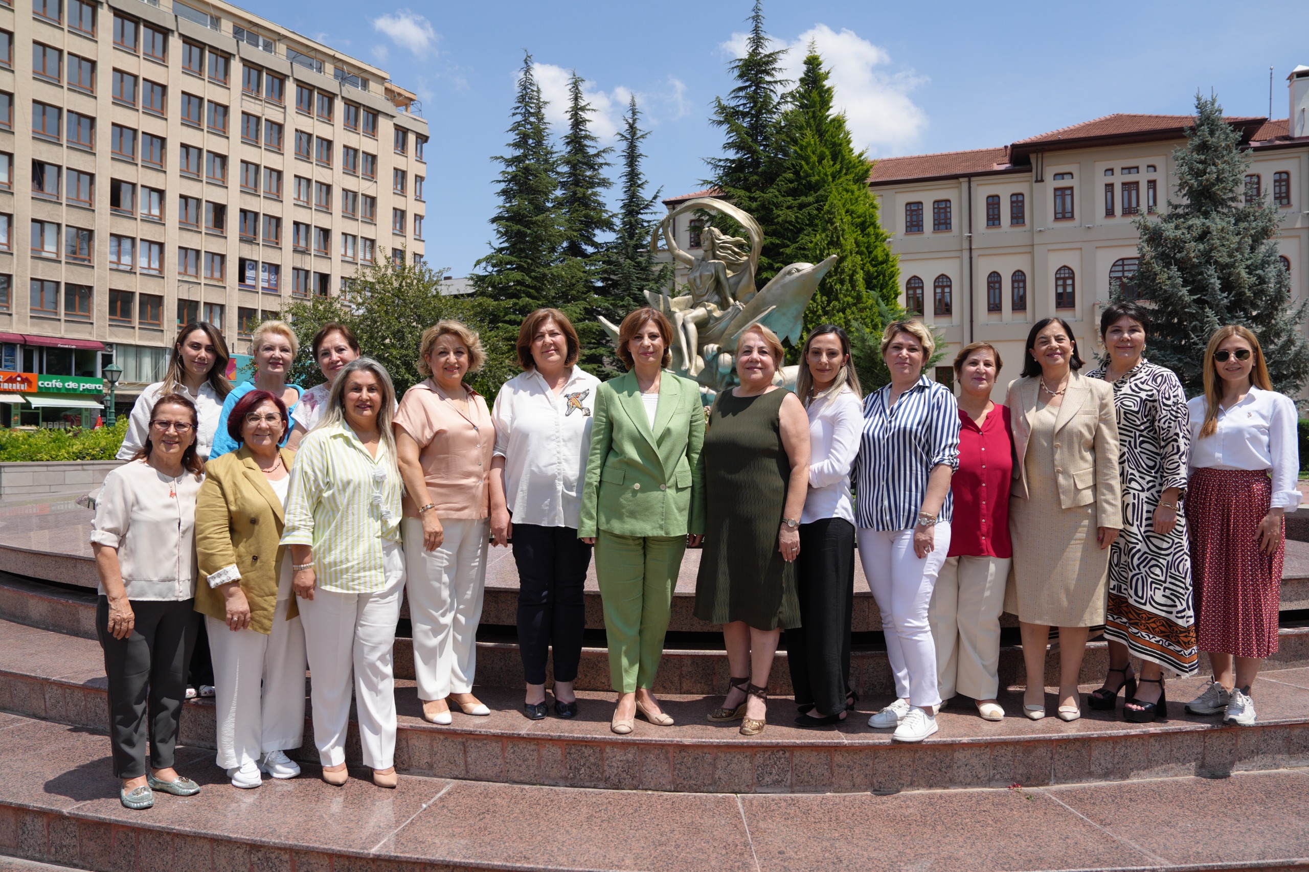 Eski̇şehi̇r’de Kadin Li̇derler İçi̇n Yeni̇ Program (3)