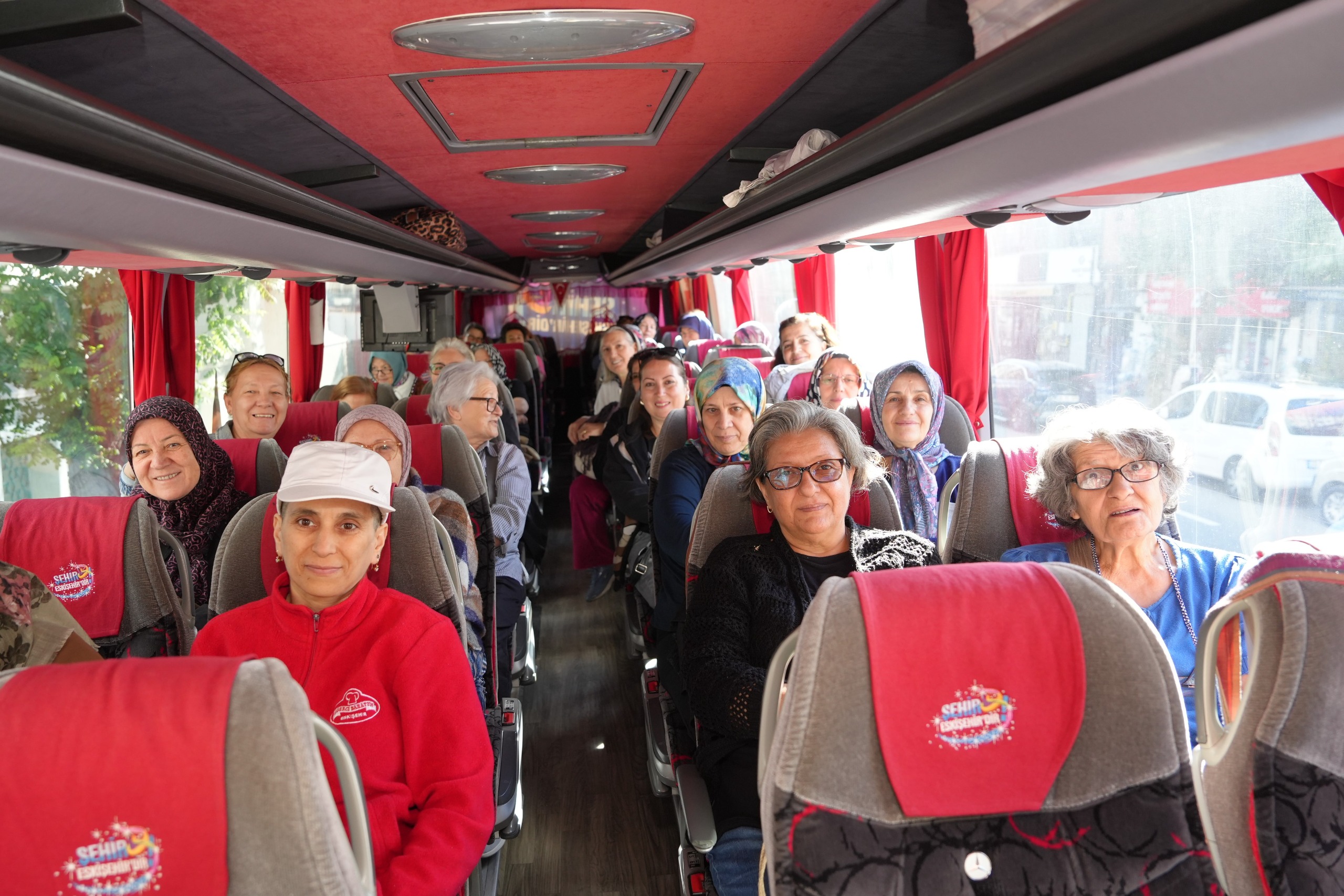 Eski̇şehi̇r'i̇n Kadinlari Tari̇hi̇ Keşfe Çikti (9)