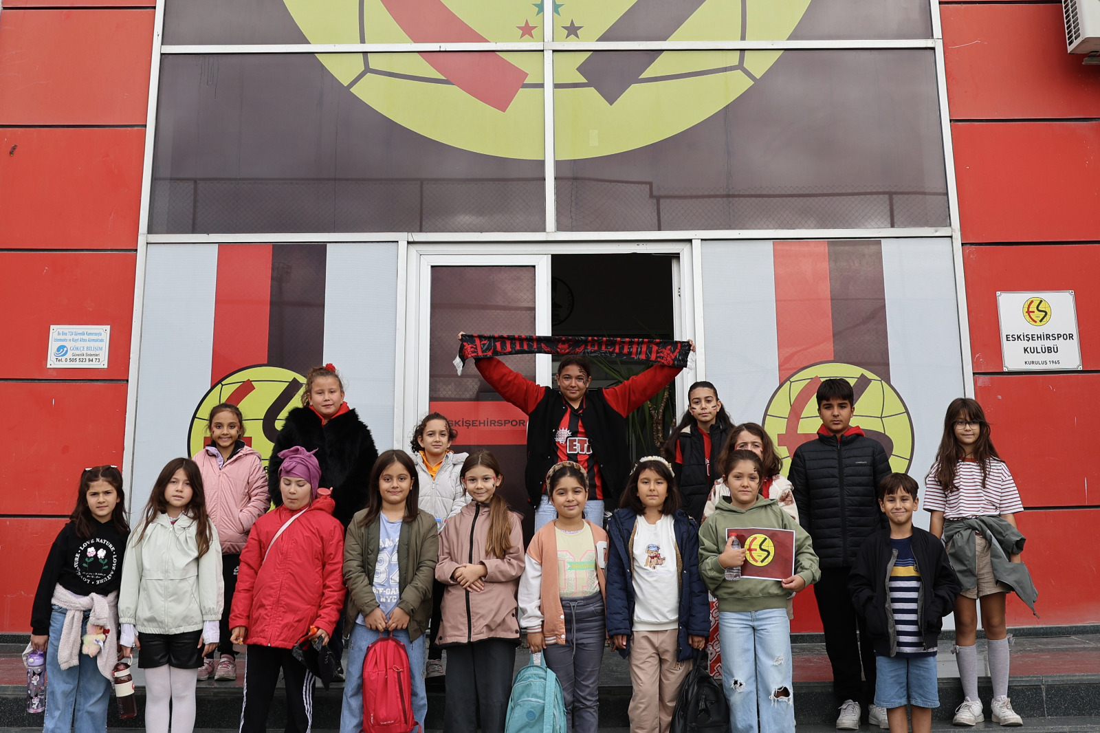 Kiz Çocuklari Eski̇şehi̇rspor'la Hayalleri̇ne Koştu (4)