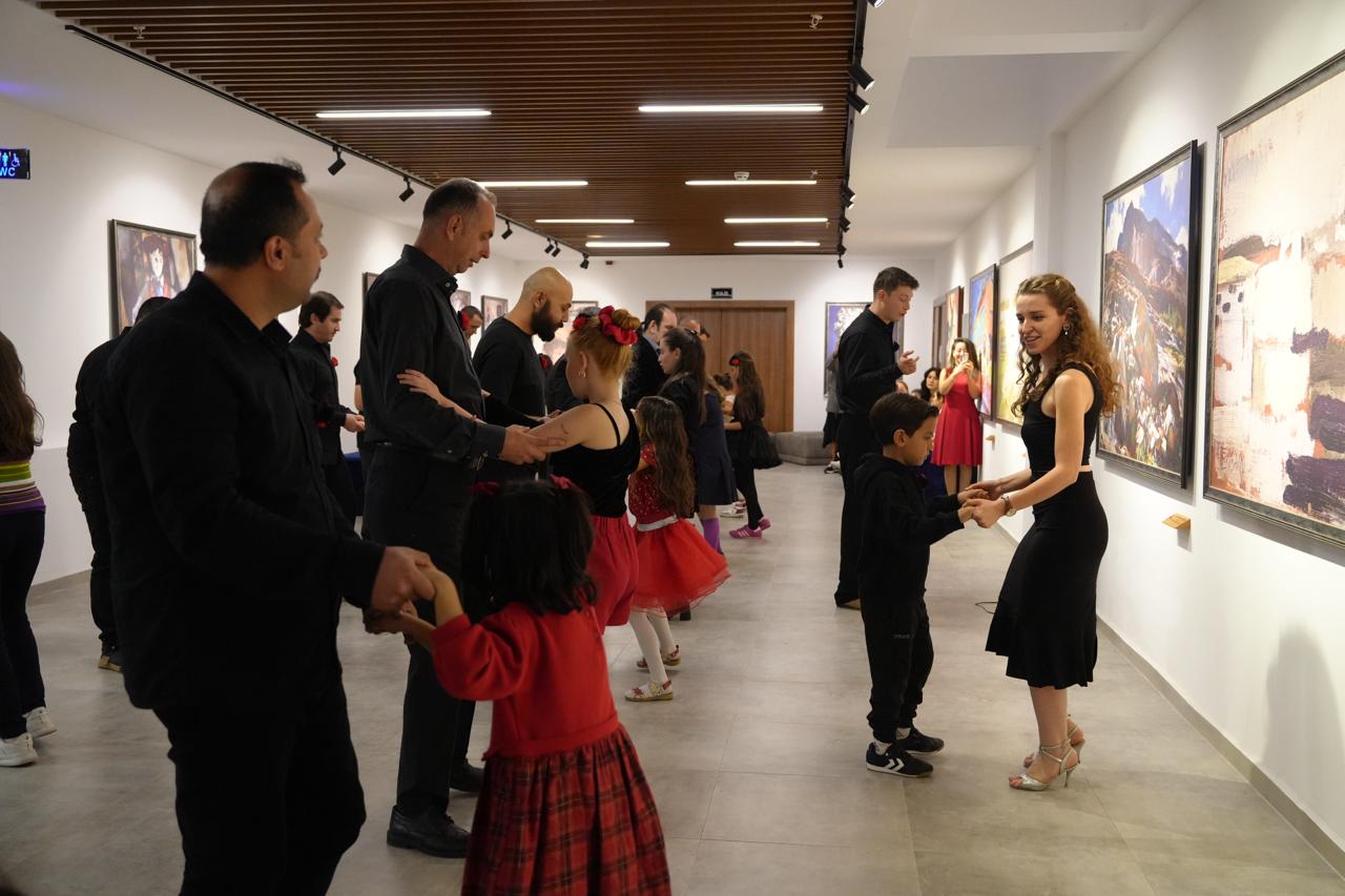 Kiz Çocuklari Ve Babalari İlk Dans Heyecanini Yaşadi (5)