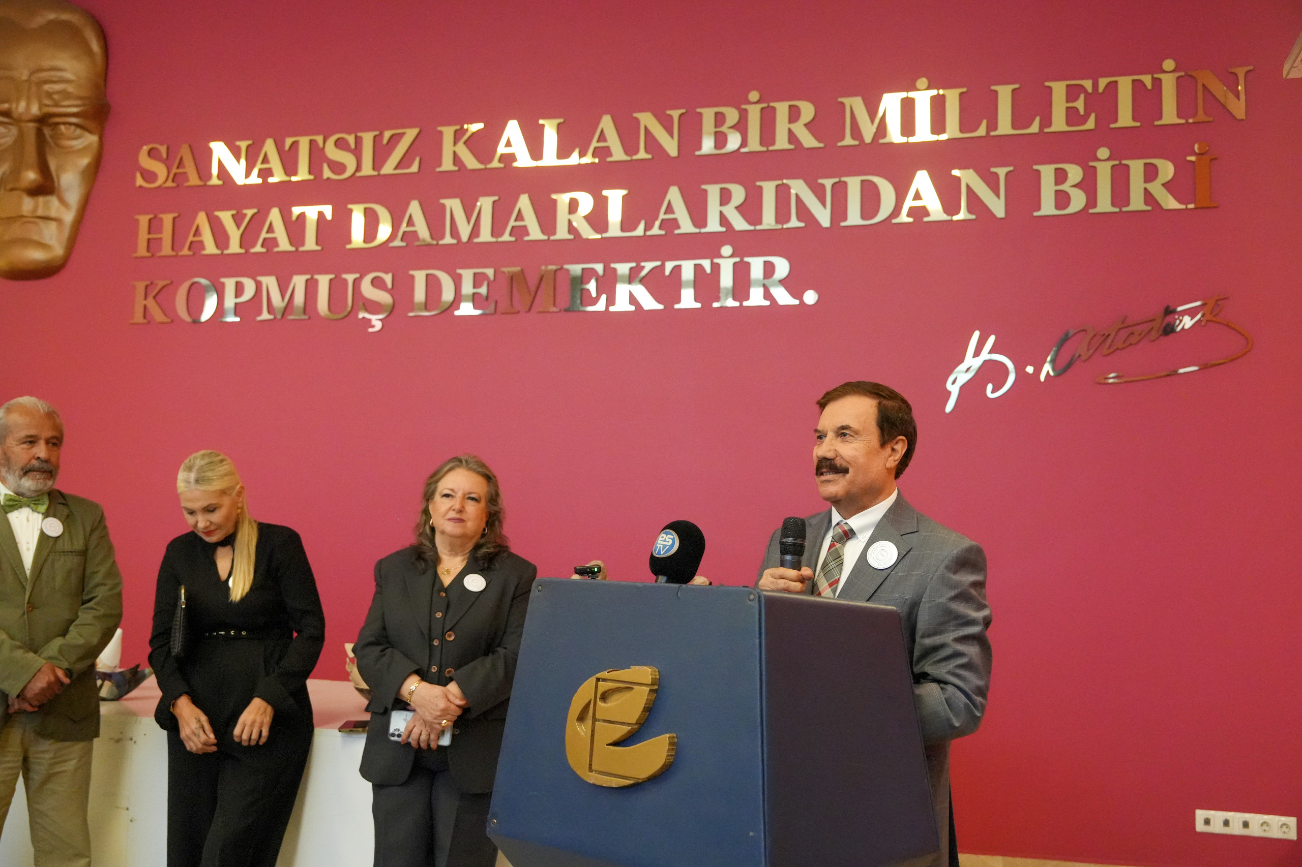 “Kökler Ve Kanatlar” Sergi̇si̇ Kapilarini Açti (4)