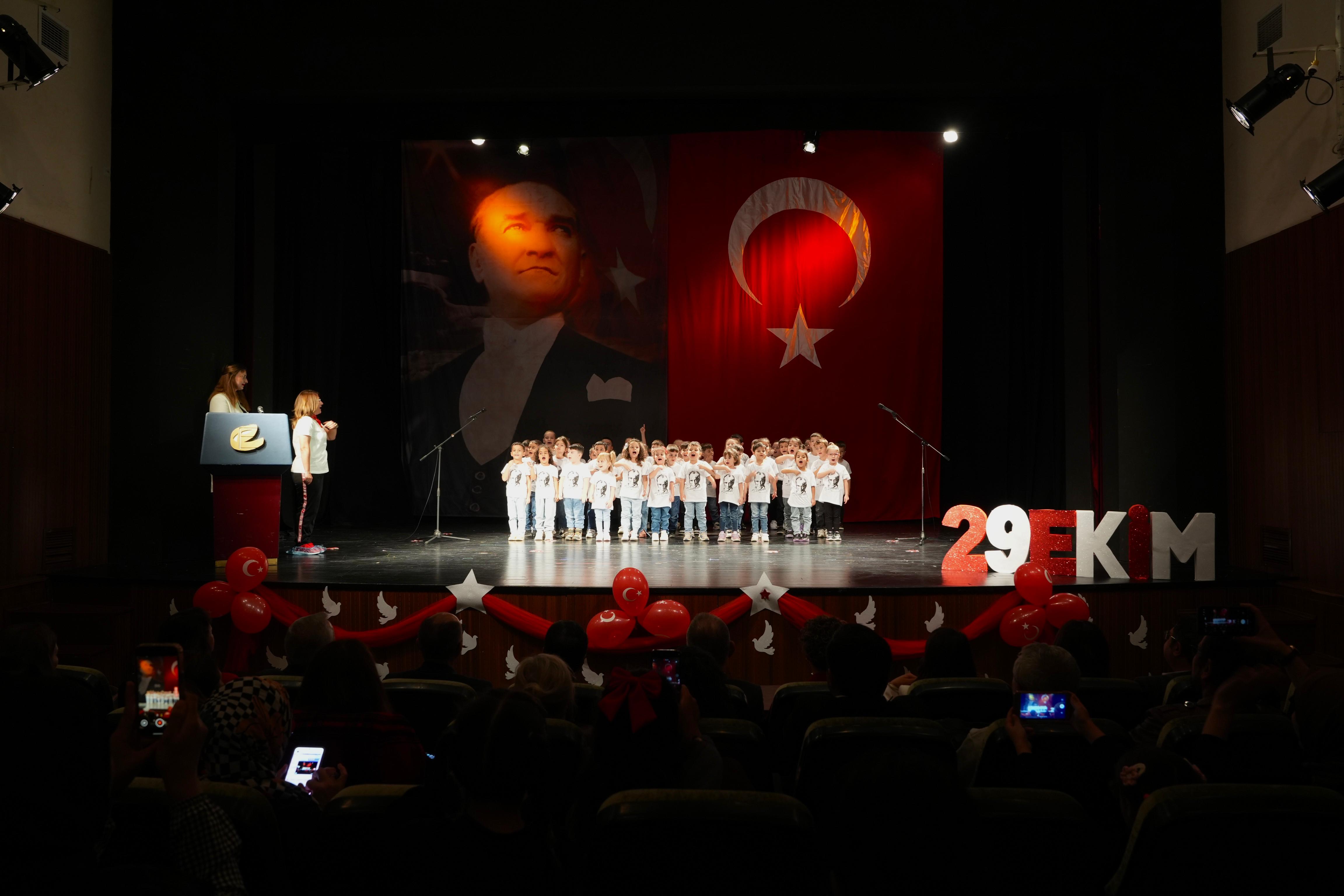 Mi̇ni̇klerden Muhteşem Gösteri̇ (4)