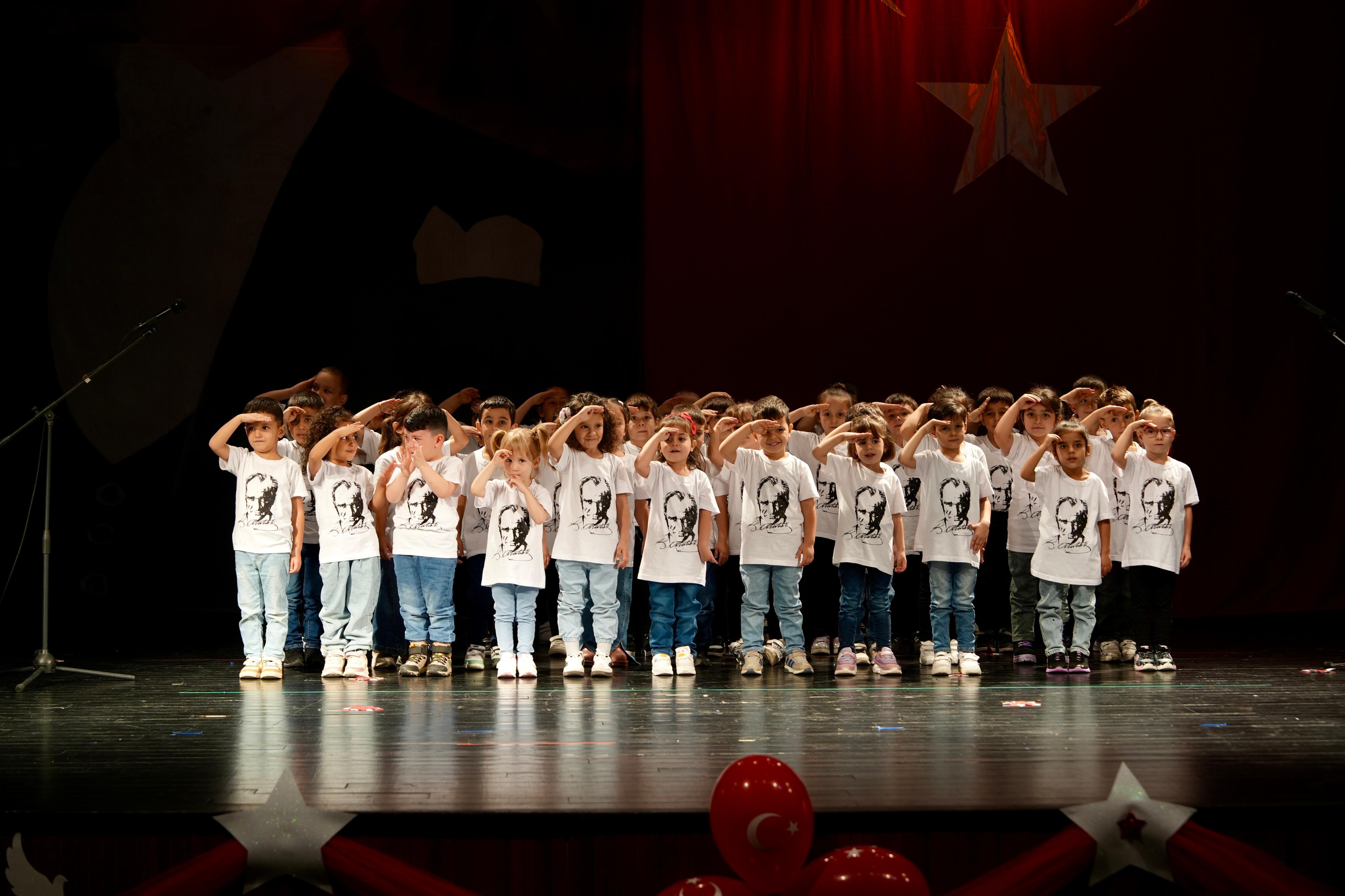 Mi̇ni̇klerden Muhteşem Gösteri̇ (5)