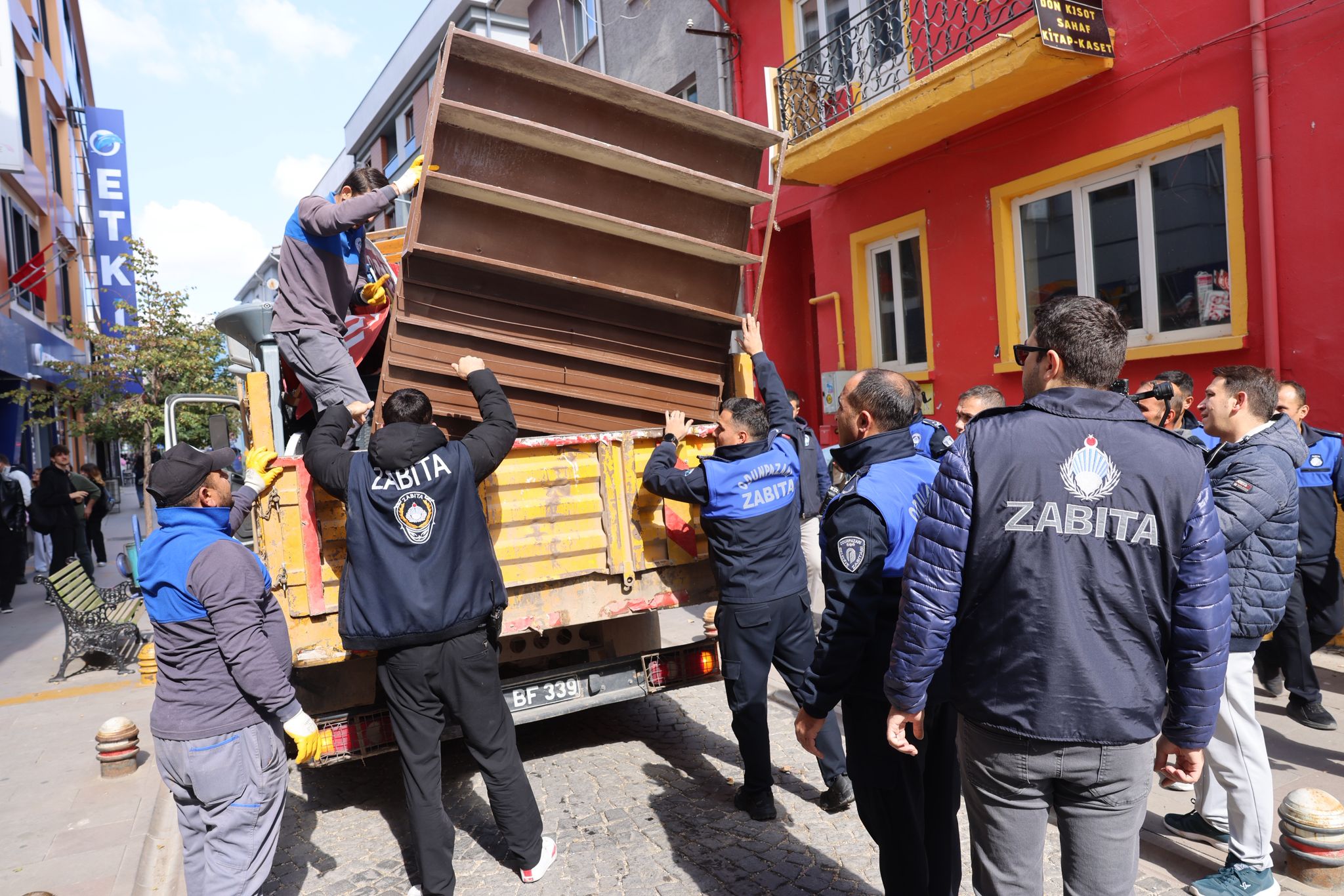 Odunpazarı’nda Kaldırım Işgallerine Karşı Denetimler Devam Ediyor (13)