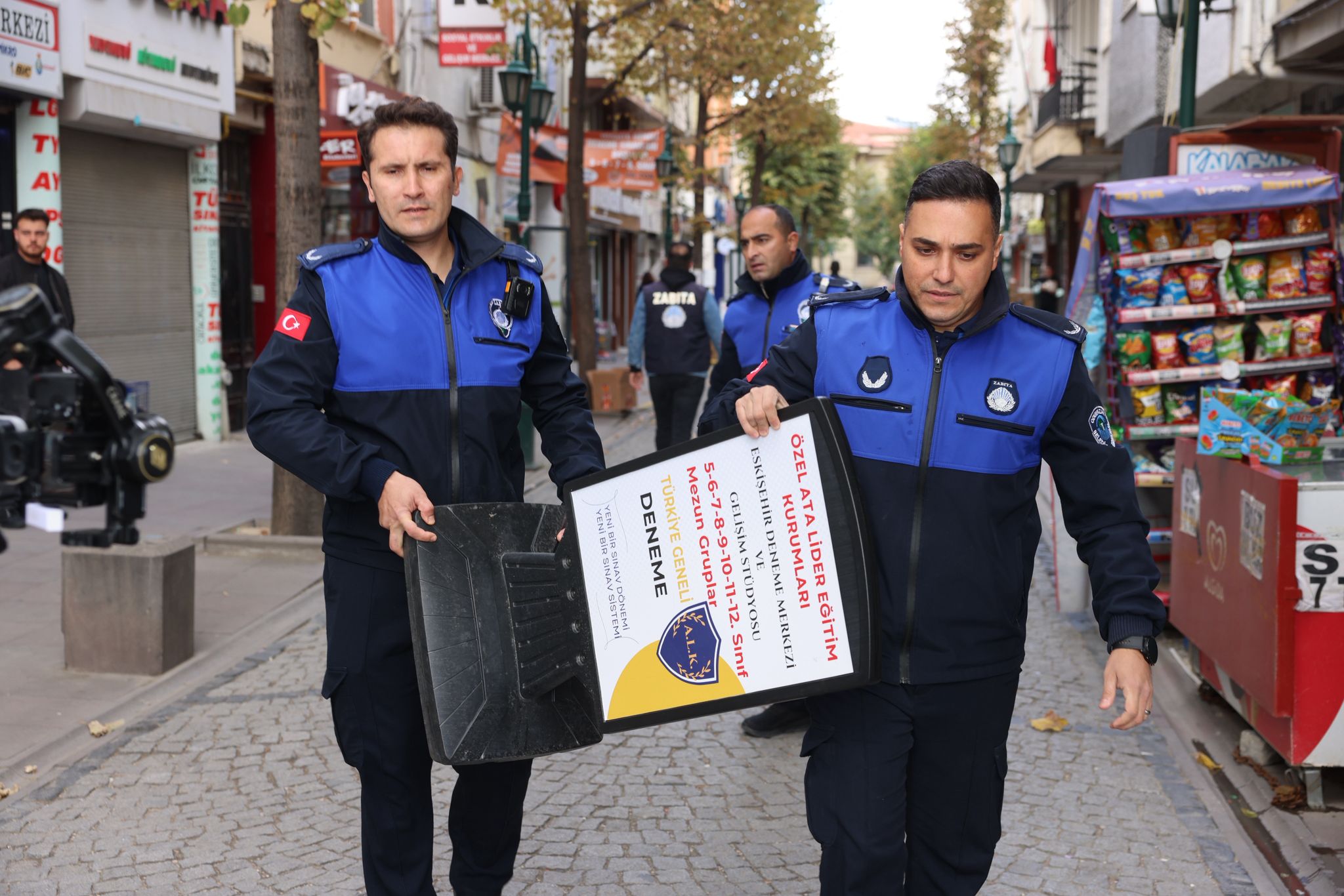 Odunpazarı’nda Kaldırım Işgallerine Karşı Denetimler Devam Ediyor (7)