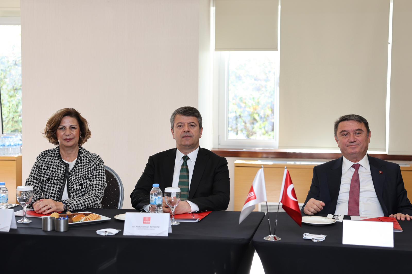 “Yerel Yöneti̇mler, Demokrasi̇ni̇n En Güçlü Halkasidir” (14)-1
