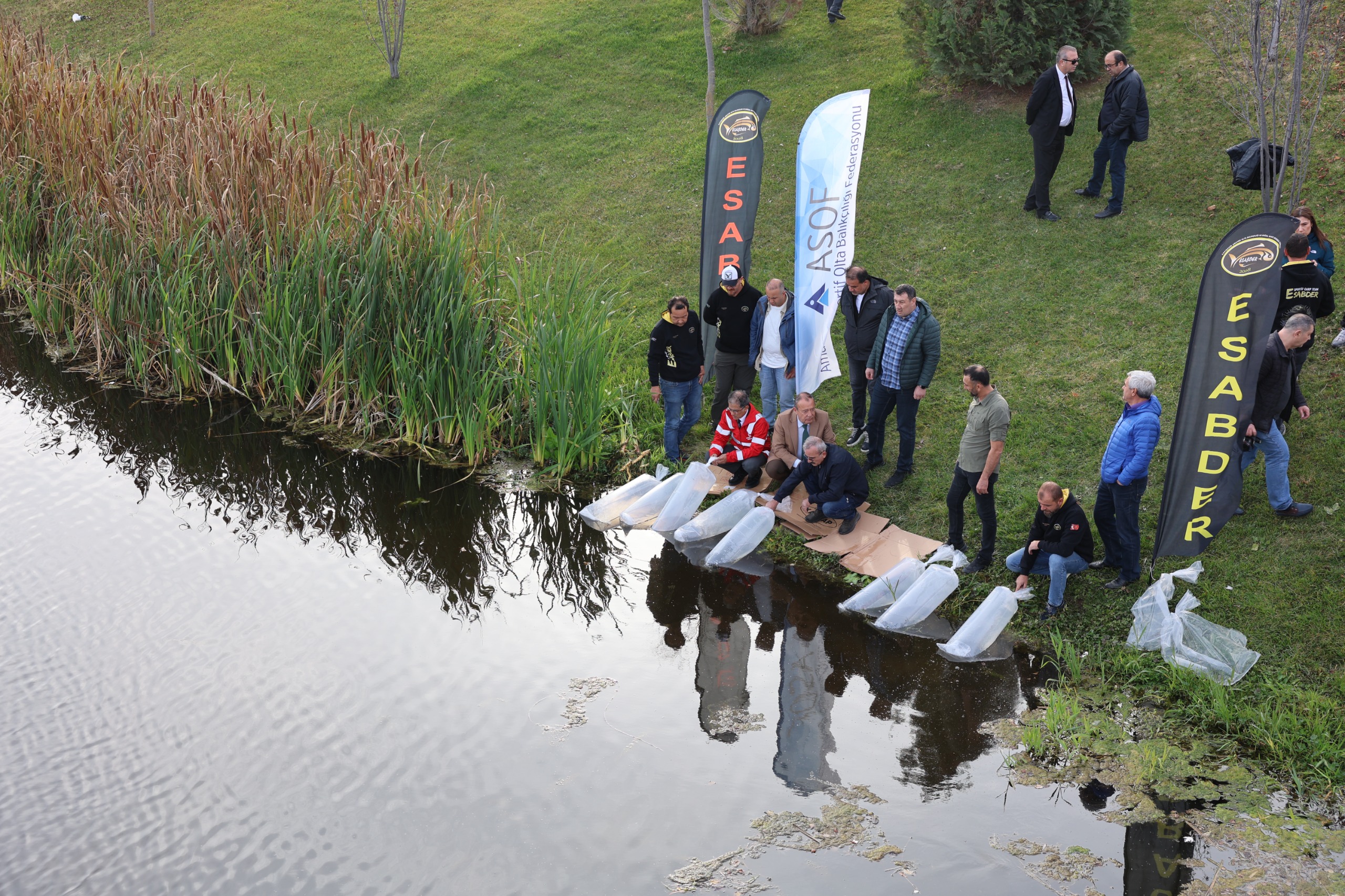 5 Bi̇n Aynali Sazan Doğaya Salindi (7)