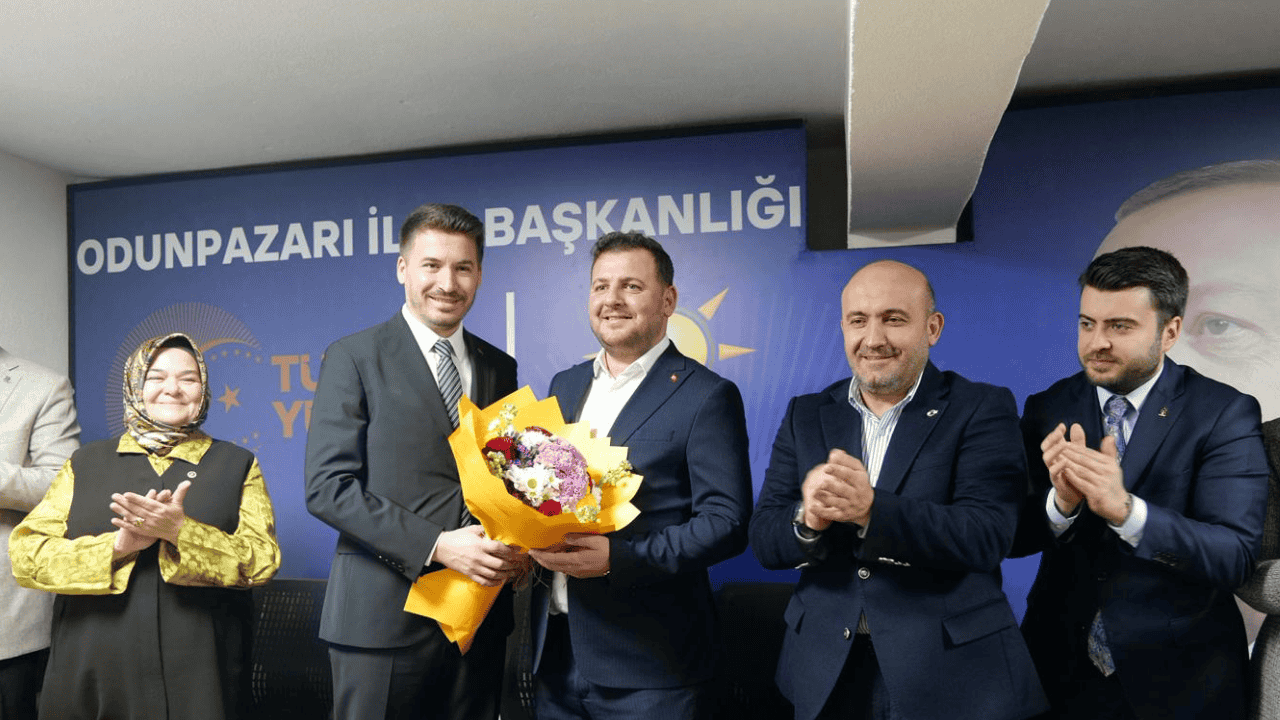 Ak Parti Odunpazarı İlçe Başkanlığı Görevini Mustafa Kemal Bandırma Devraldı (1)