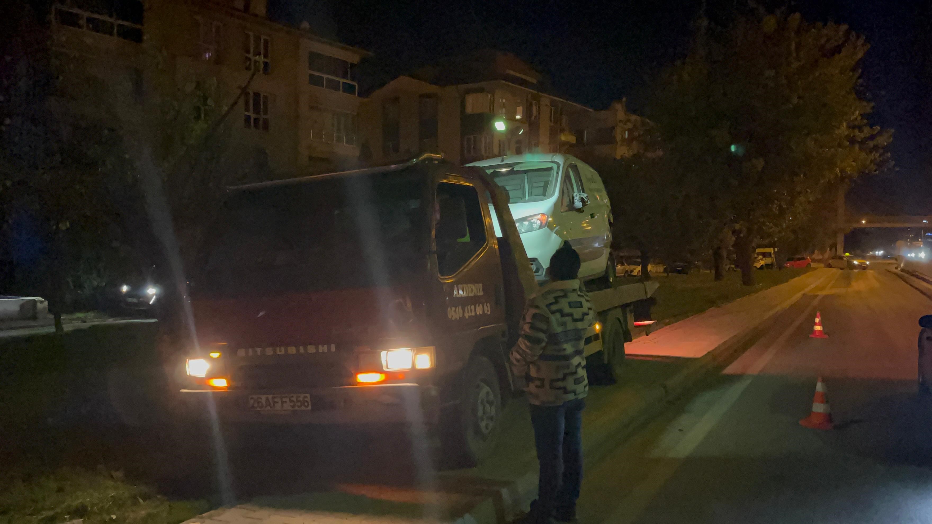 Alkollü Aday Sürücü Polisten Kaçarken Yaptığı Kazada Yakayı Ele Verdi (1)