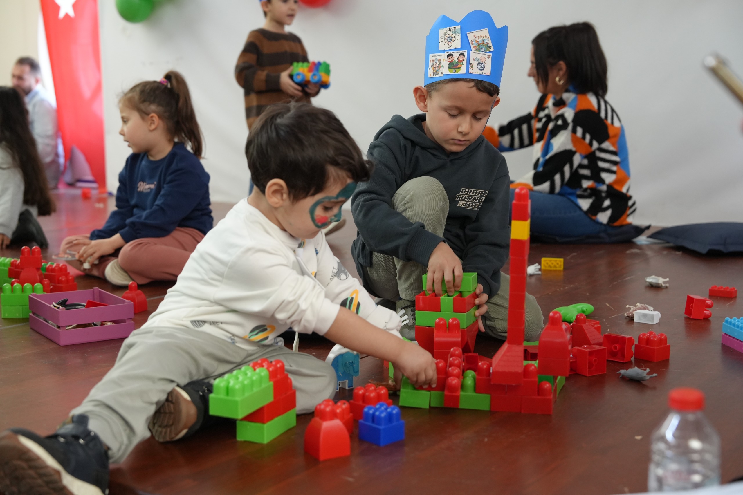 Başkan Ünlüce, Çocuk Haklari Şenli̇ği̇nde Mi̇ni̇klerle Buluştu (14)