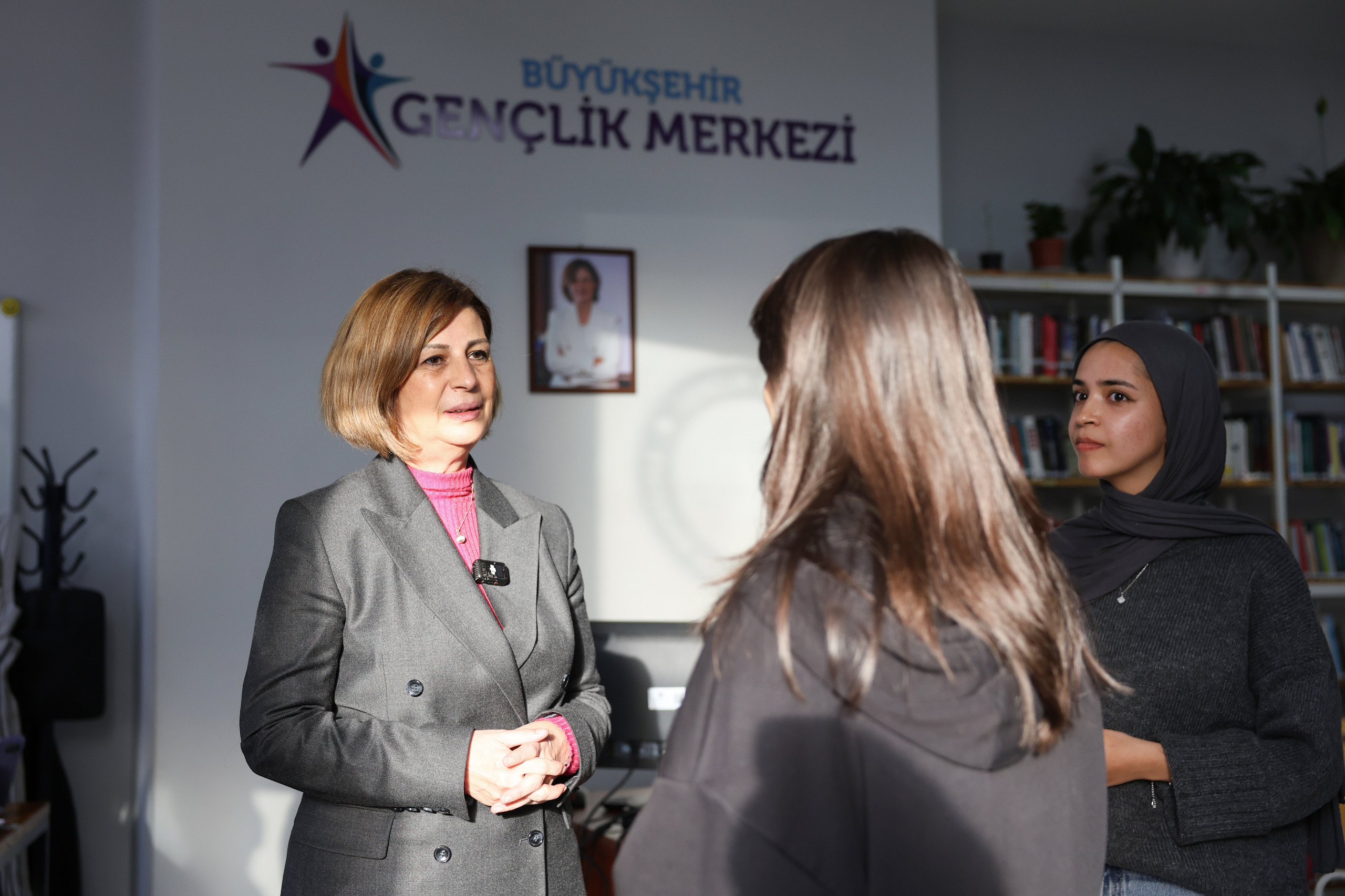 Başkan Ünlüce, Gençleri̇n Talebi̇ni̇ Geri̇ Çevi̇rmedi̇ (5)