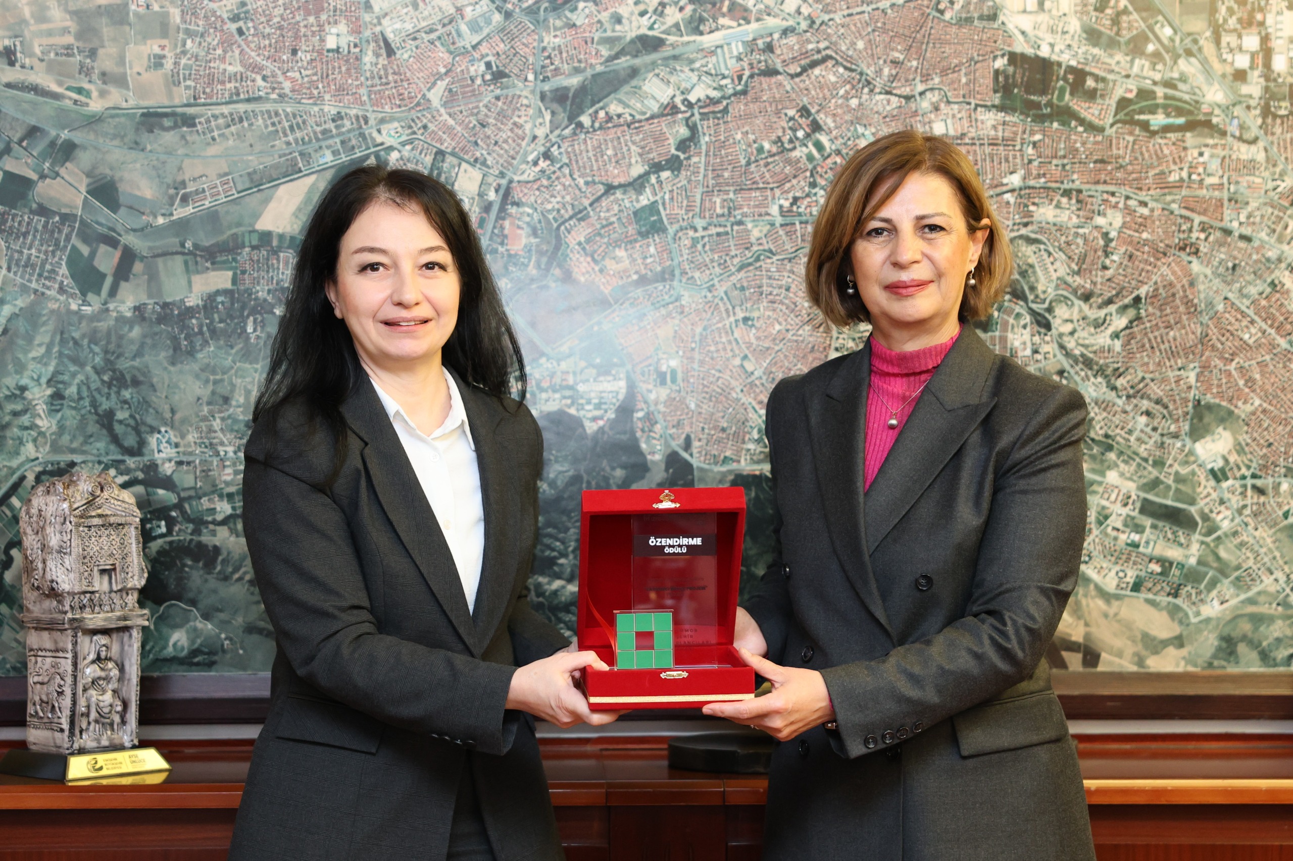 “Bi̇’fi̇ki̇rle Eski̇şehi̇r” Projesi̇ Özendi̇rme Ödülü Aldi (1) (1)