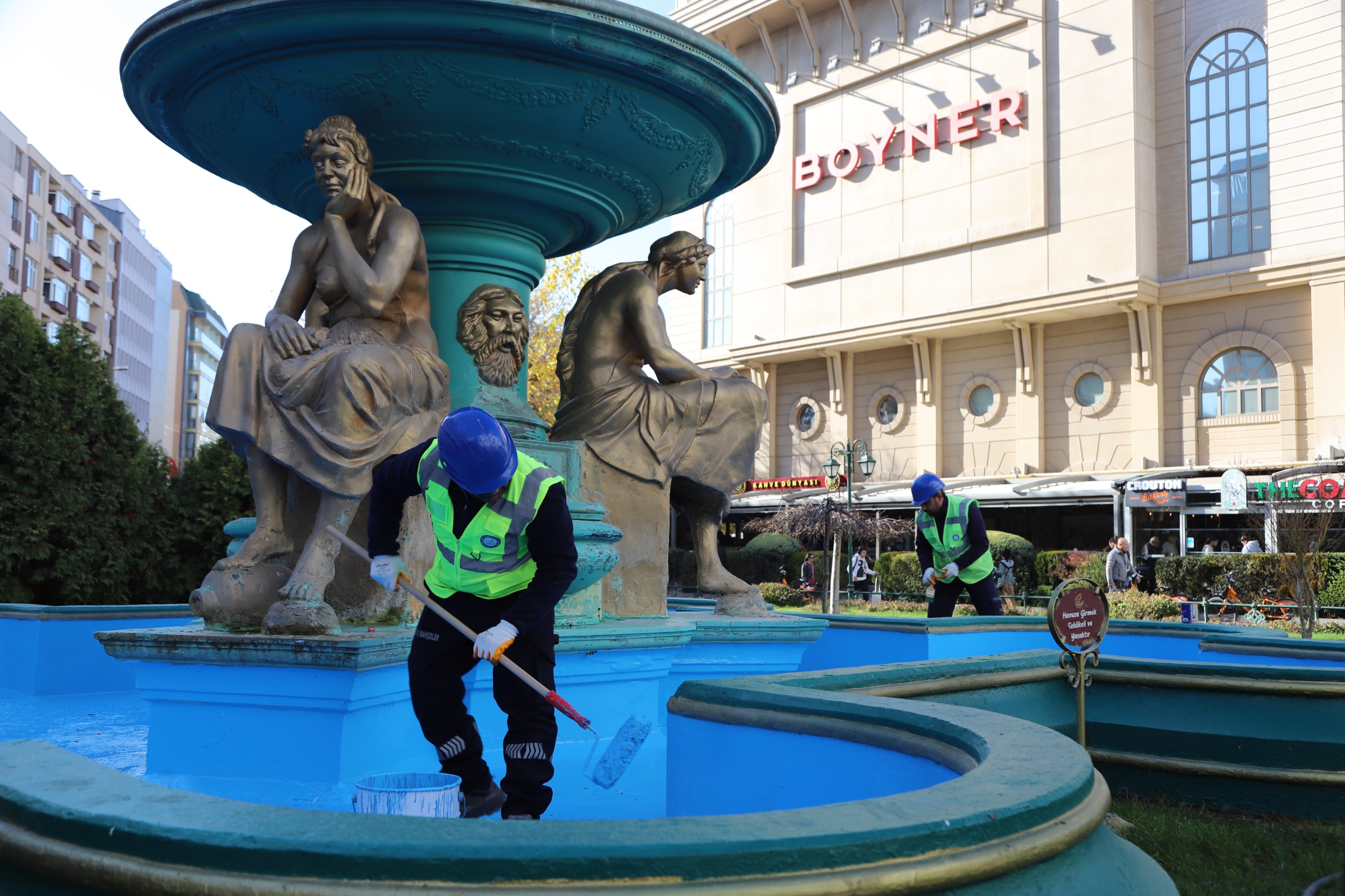 Büyükşehi̇rden Havuzlarda Yeni̇leme Çalişmasi (5)