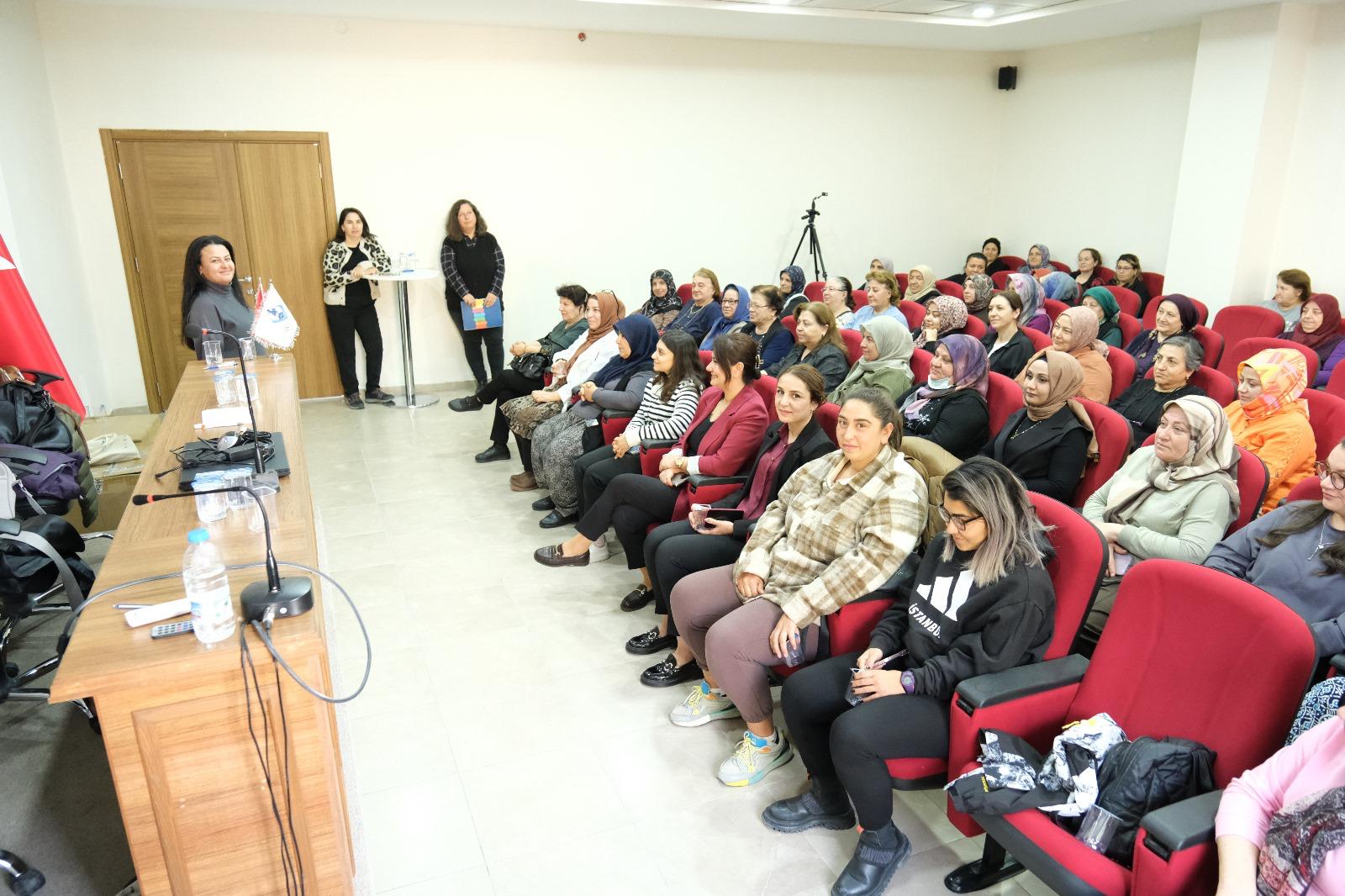 Büyükşehri̇n Şi̇ddetle Mücadele Eği̇ti̇mleri̇ Sürüyor (5)