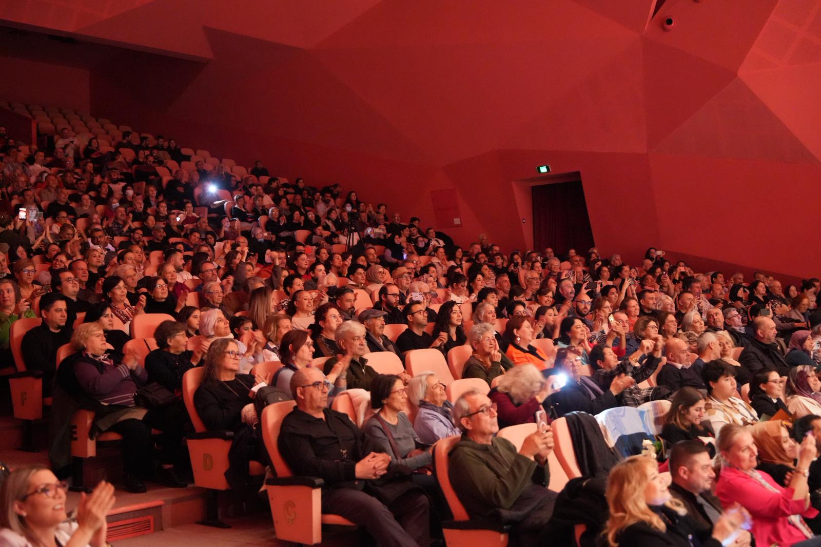Esmek Türk Halk Müzi̇ği̇ Korosundan Unutulmaz Gece (4)