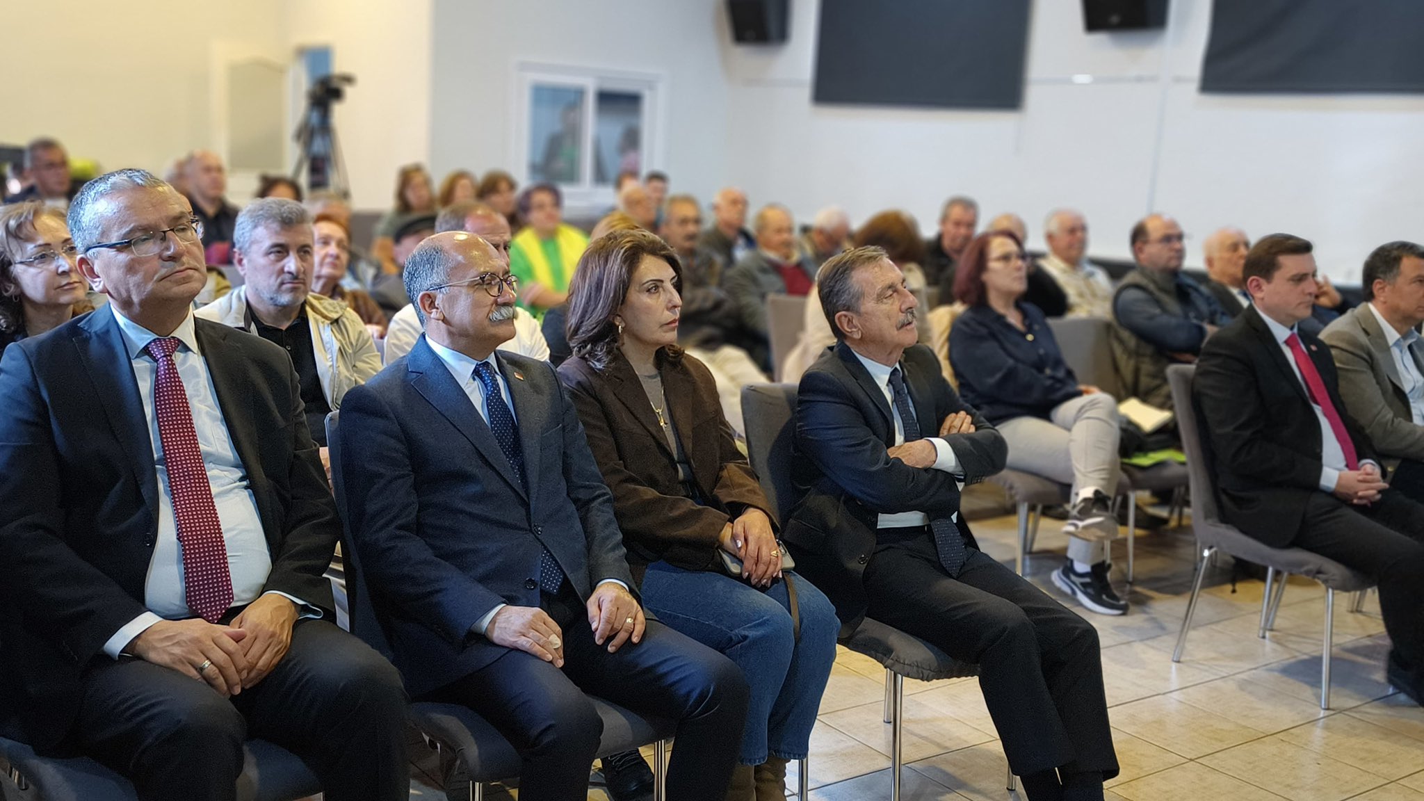 G4R G I8 N W A A Ay C A C