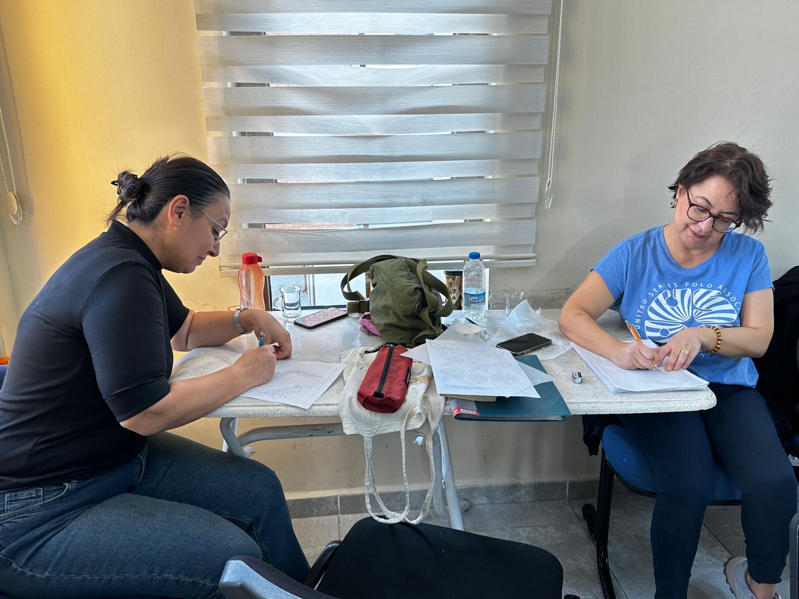 Kadınlar Çini Sanatıyla Kendi Hikâyelerini Yazıyor (2)