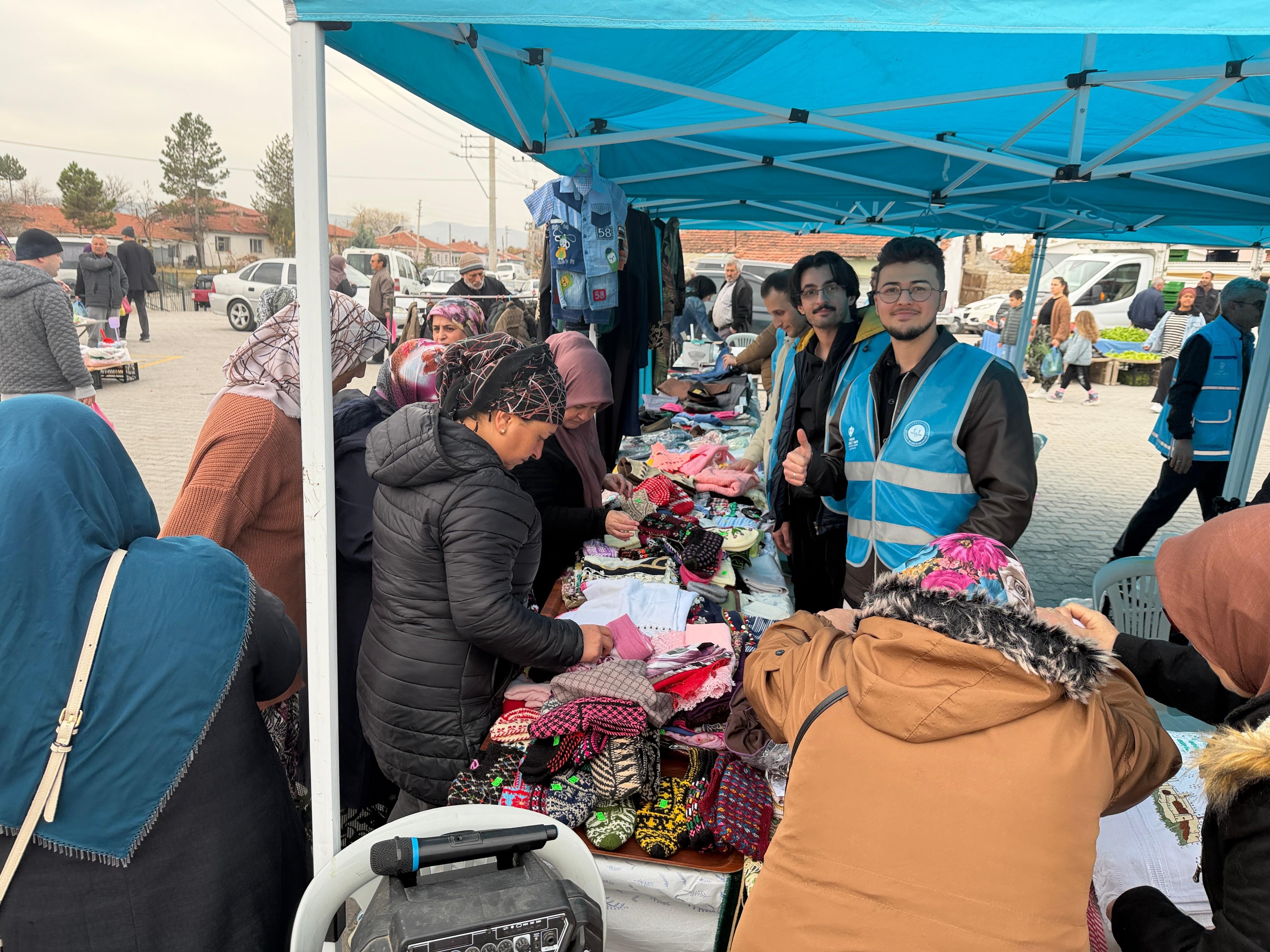 Kırka'da Geliri Gazze'ye Ulaştırmak Amacı Ile Hayır Çarşısı Açıldı (1)