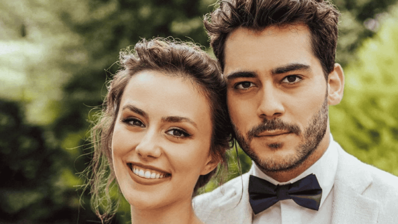 Ünlü Çift Trafik Kazası Geçirdi (1)