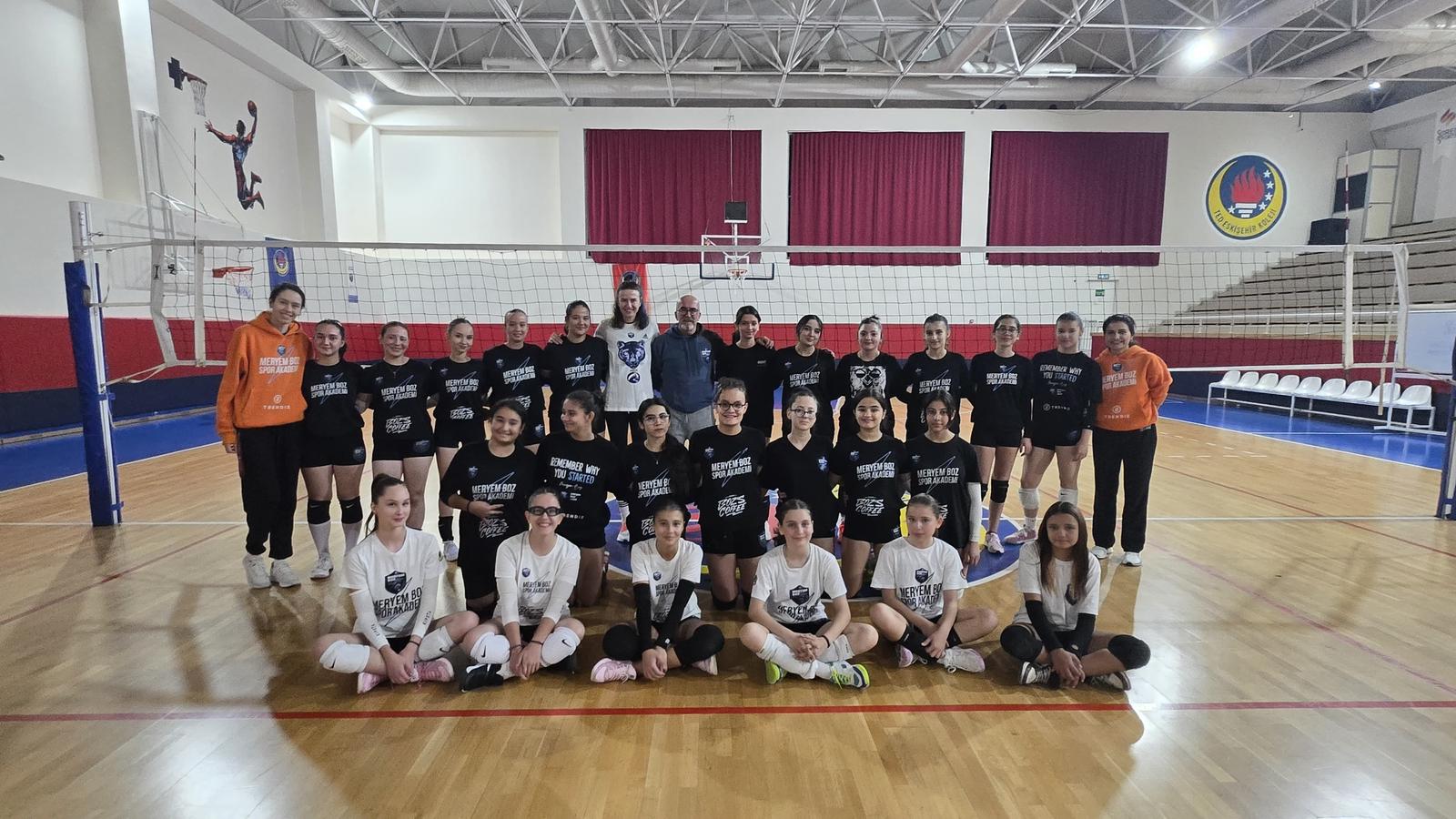 1764765285 Akademi 69302E65F0D33